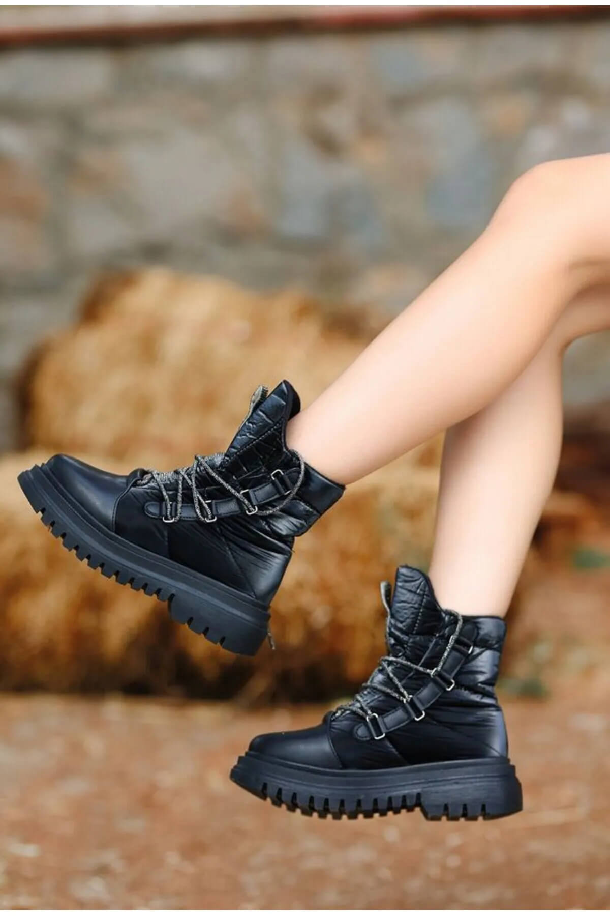 Toina Black Skin Snow Boots