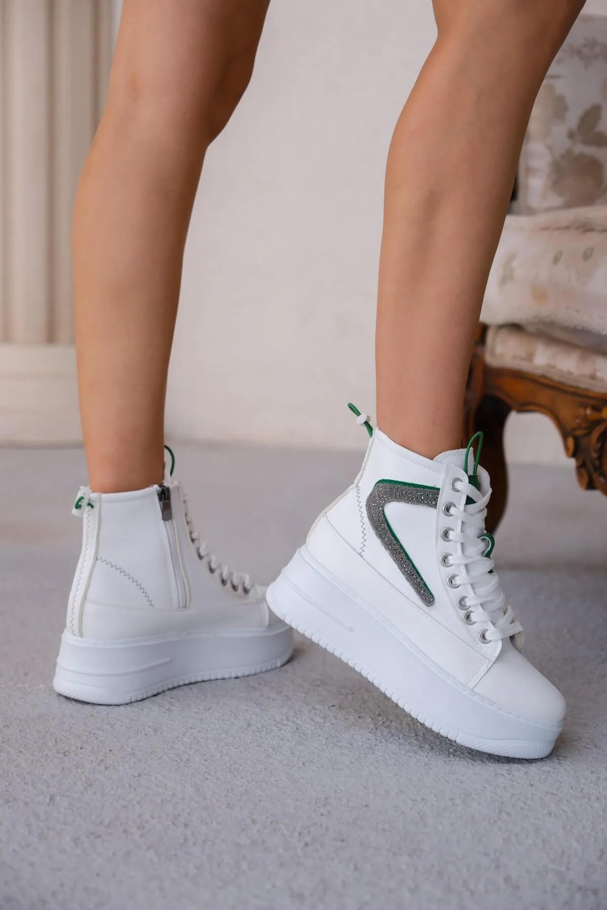 Pone White Skin Green Detailed Lace-up Boots