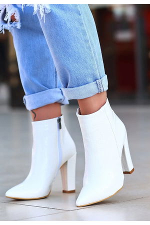 Loora White Patent Leather Patterned Heeled Boots