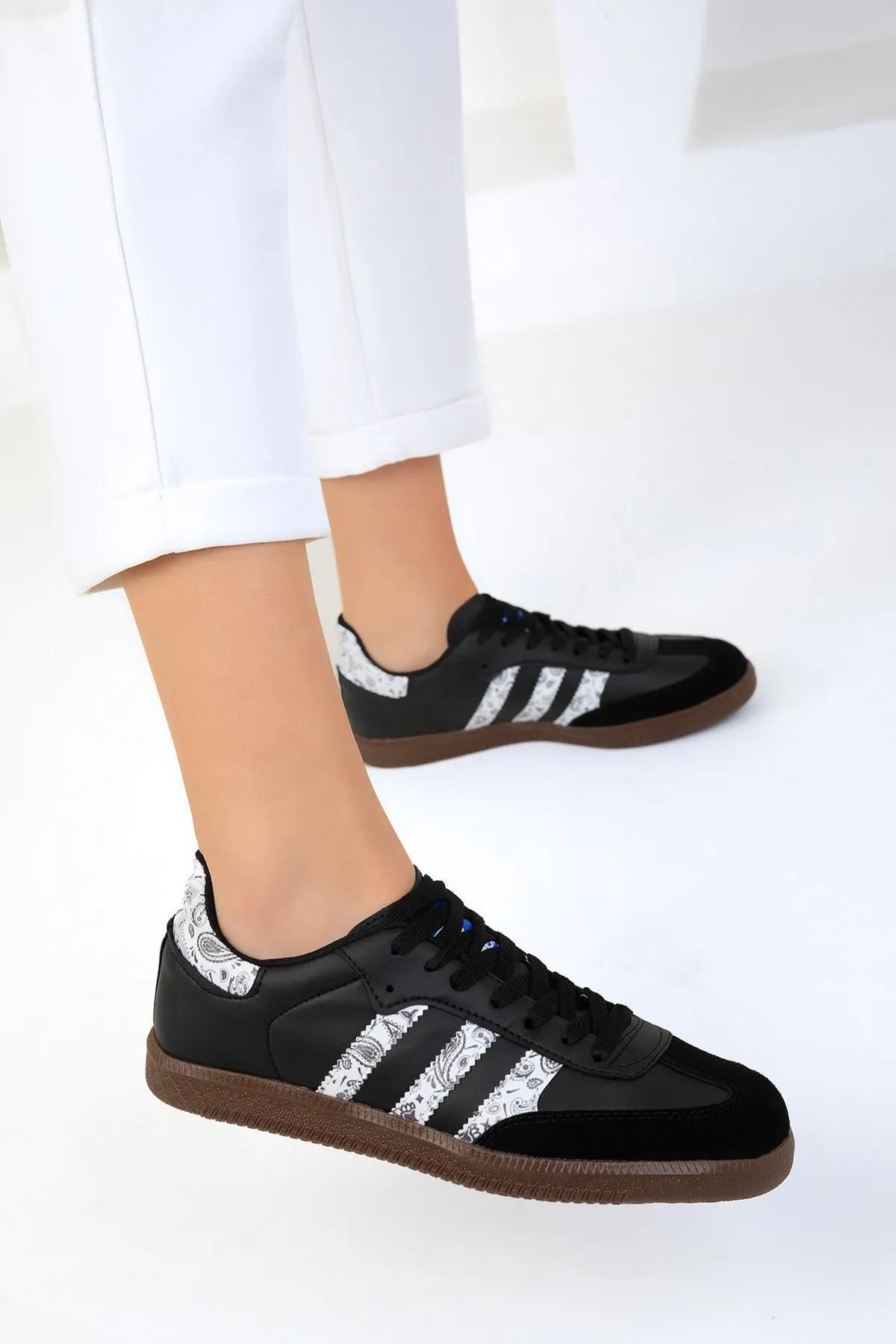 Women's Black / White Sport Sneaker Lace-up Casual Casual Casual Shoes