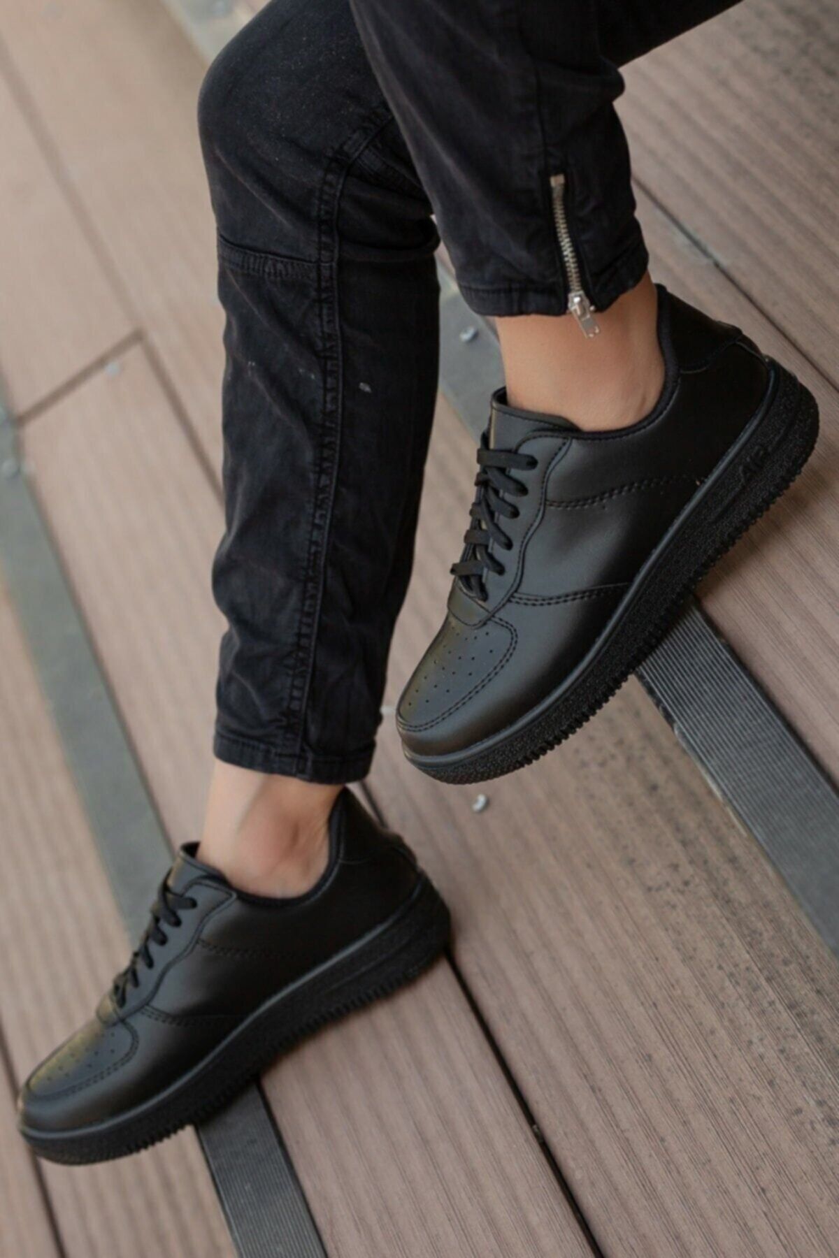 Unisex Black Sneakers Shoes