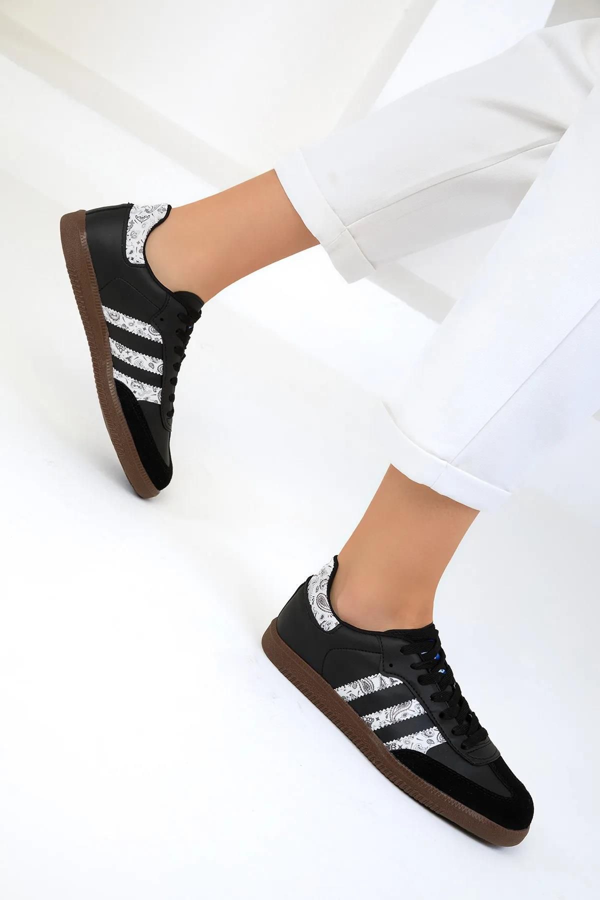 Women's Black / White Sport Sneaker Lace-up Casual Casual Casual Shoes