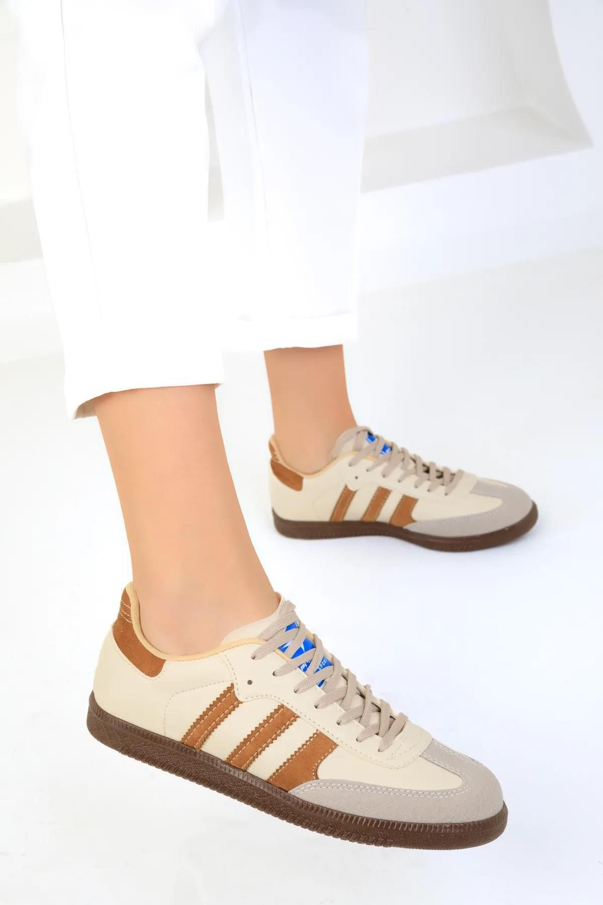 Women's Black / White Sport Sneaker Lace-up Casual Casual Casual Shoes