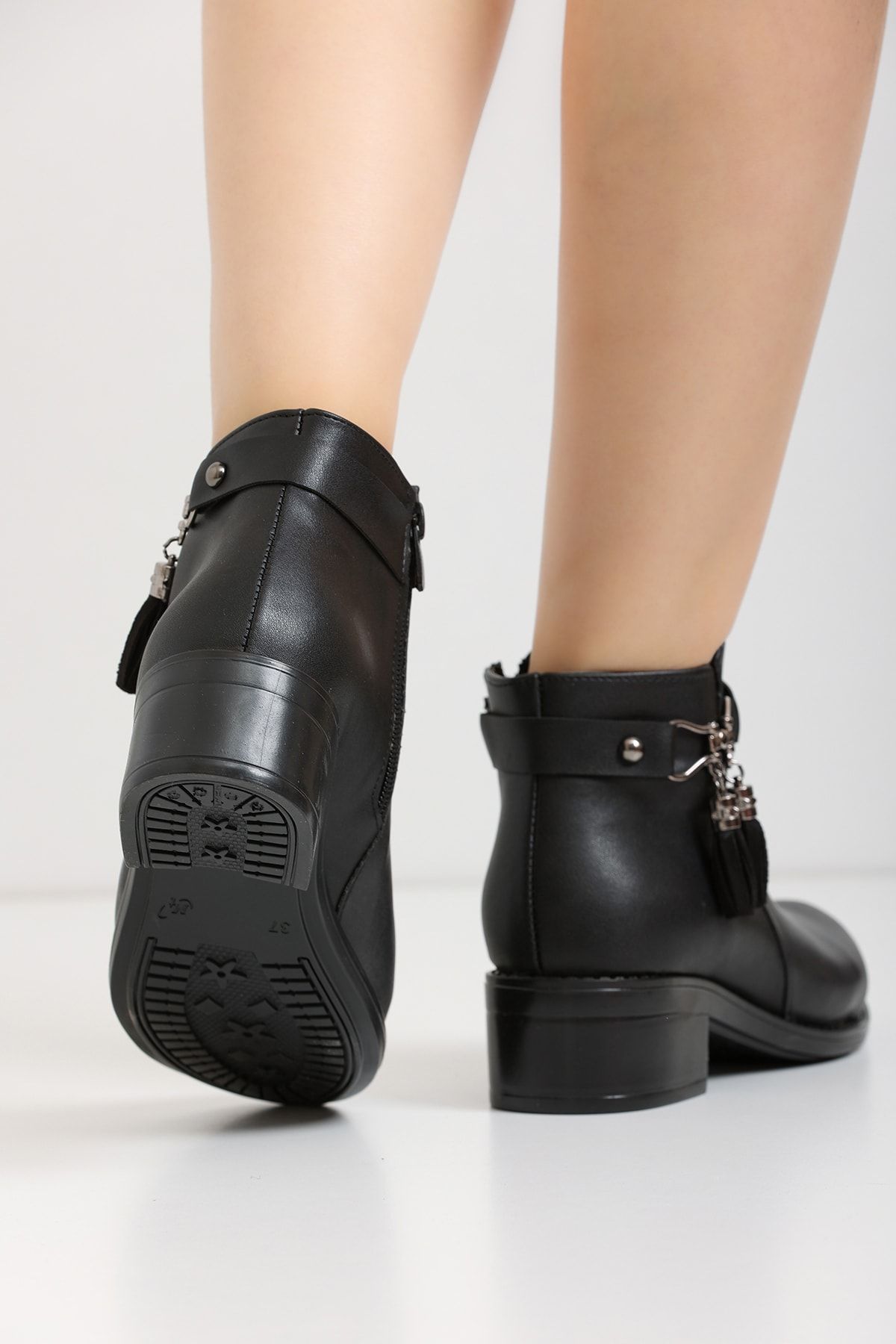 Black Skin Women Boots S07