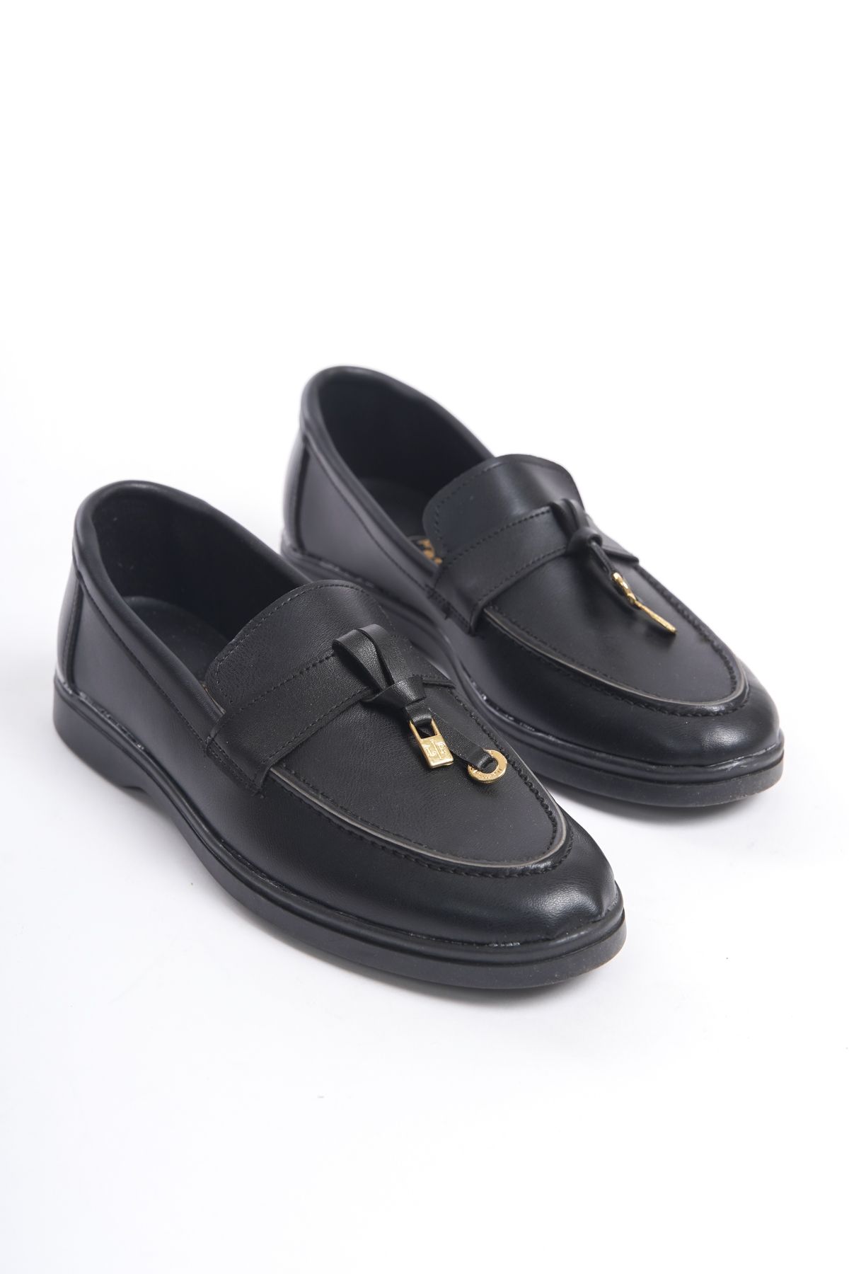 Black Skin Women's Loafer Shoes 218