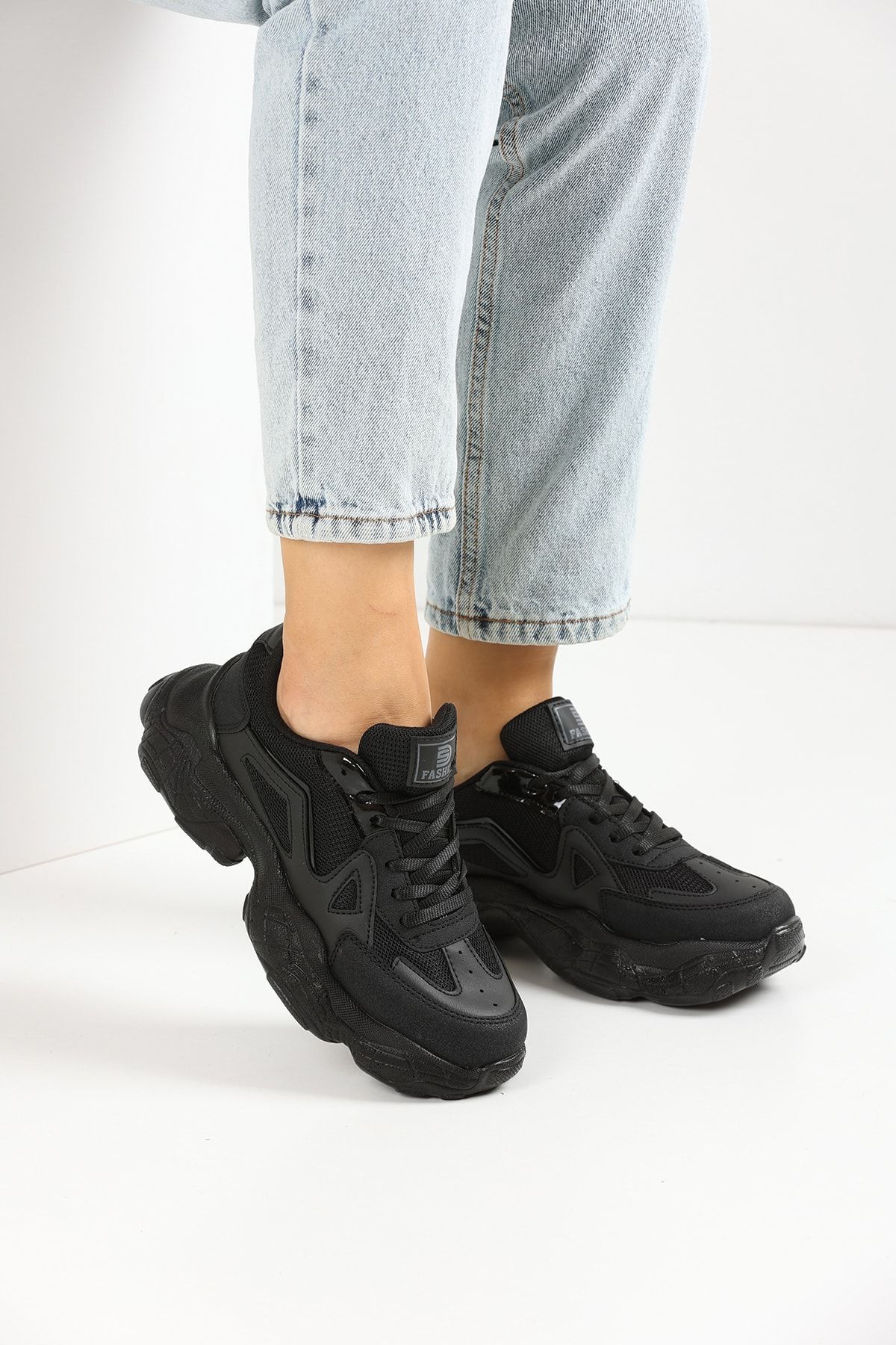 Black Women's Sneaker 0141