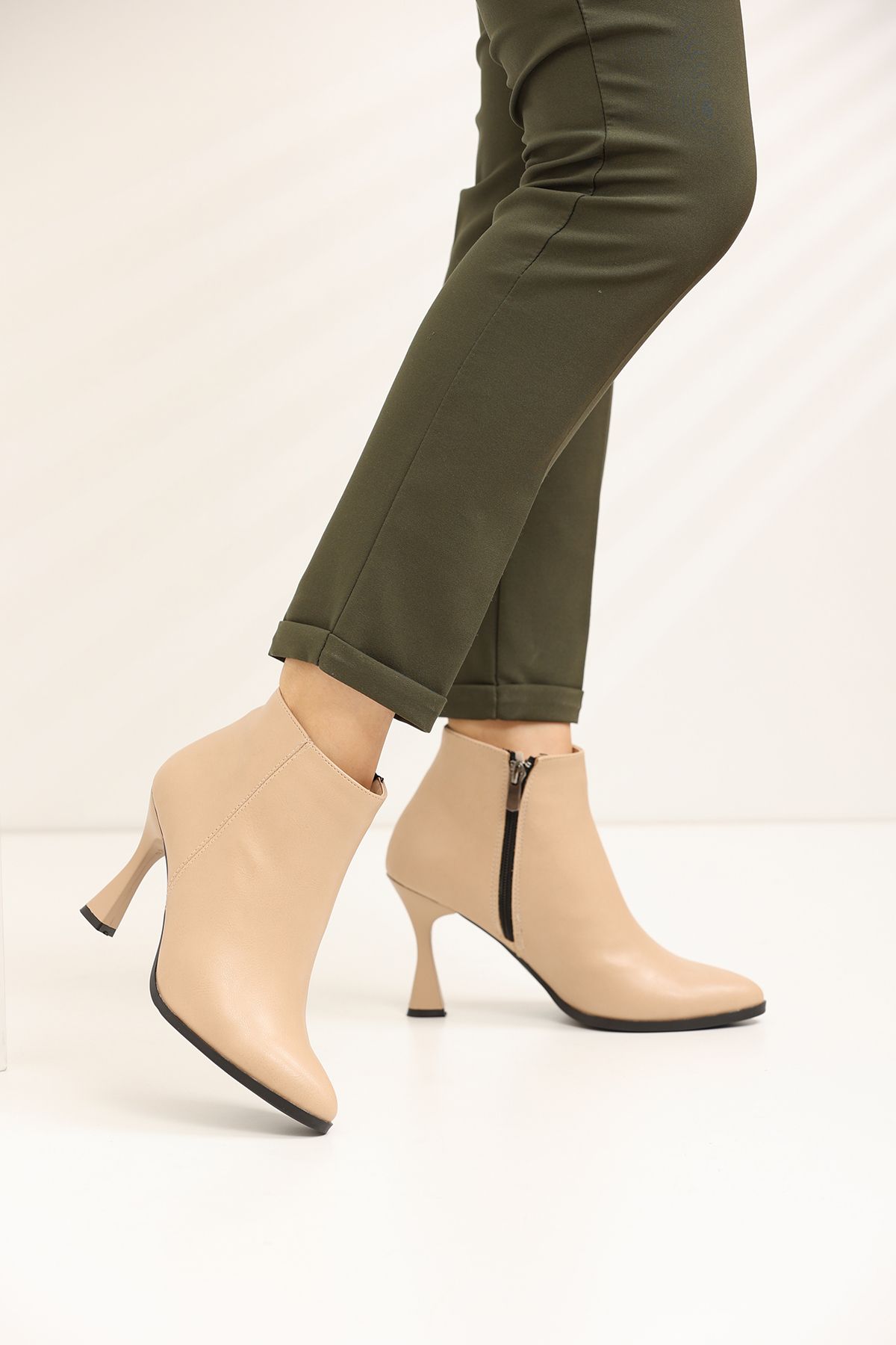 Nude Women's Heeled Boots 2592