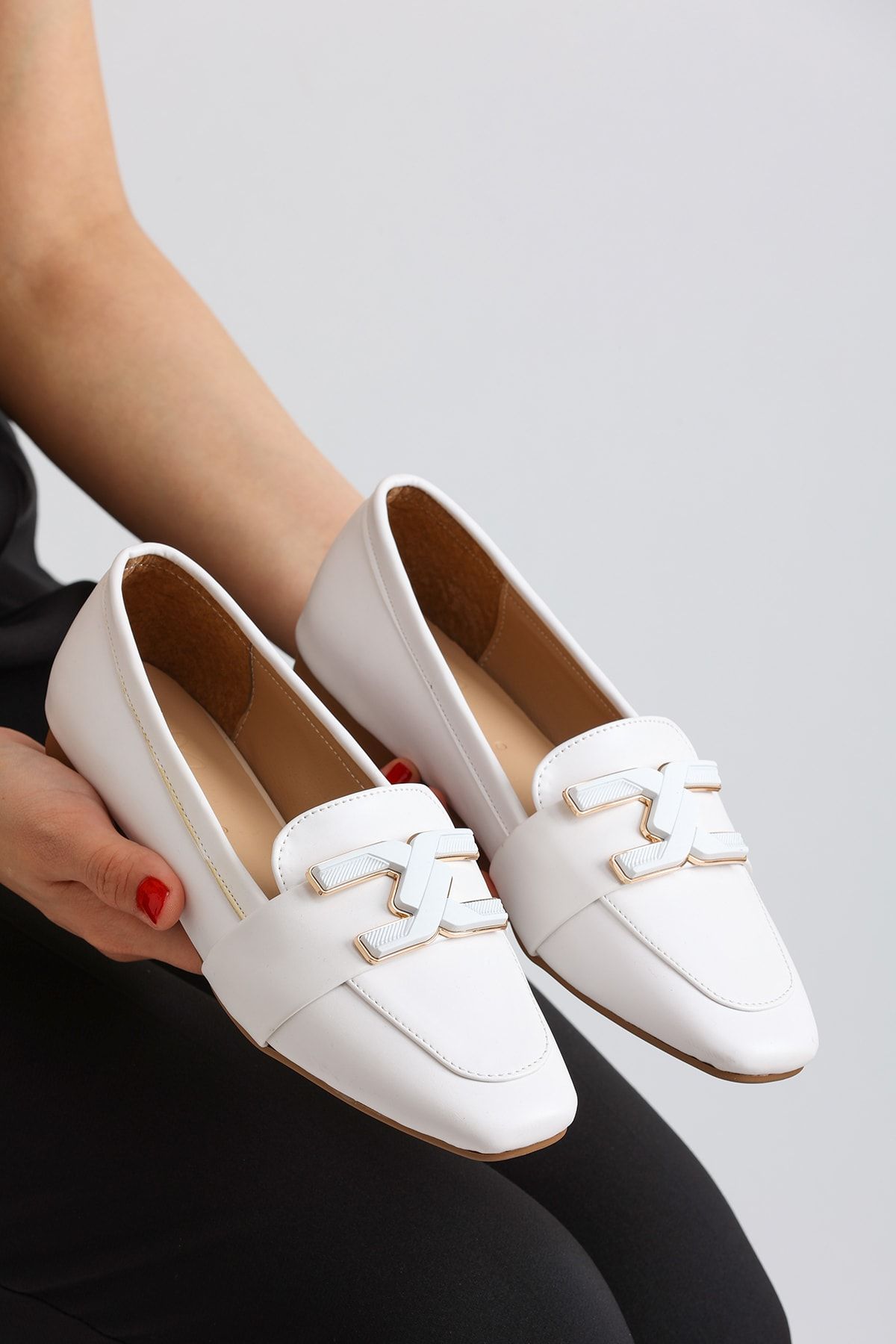 White Women's Loafer 15a