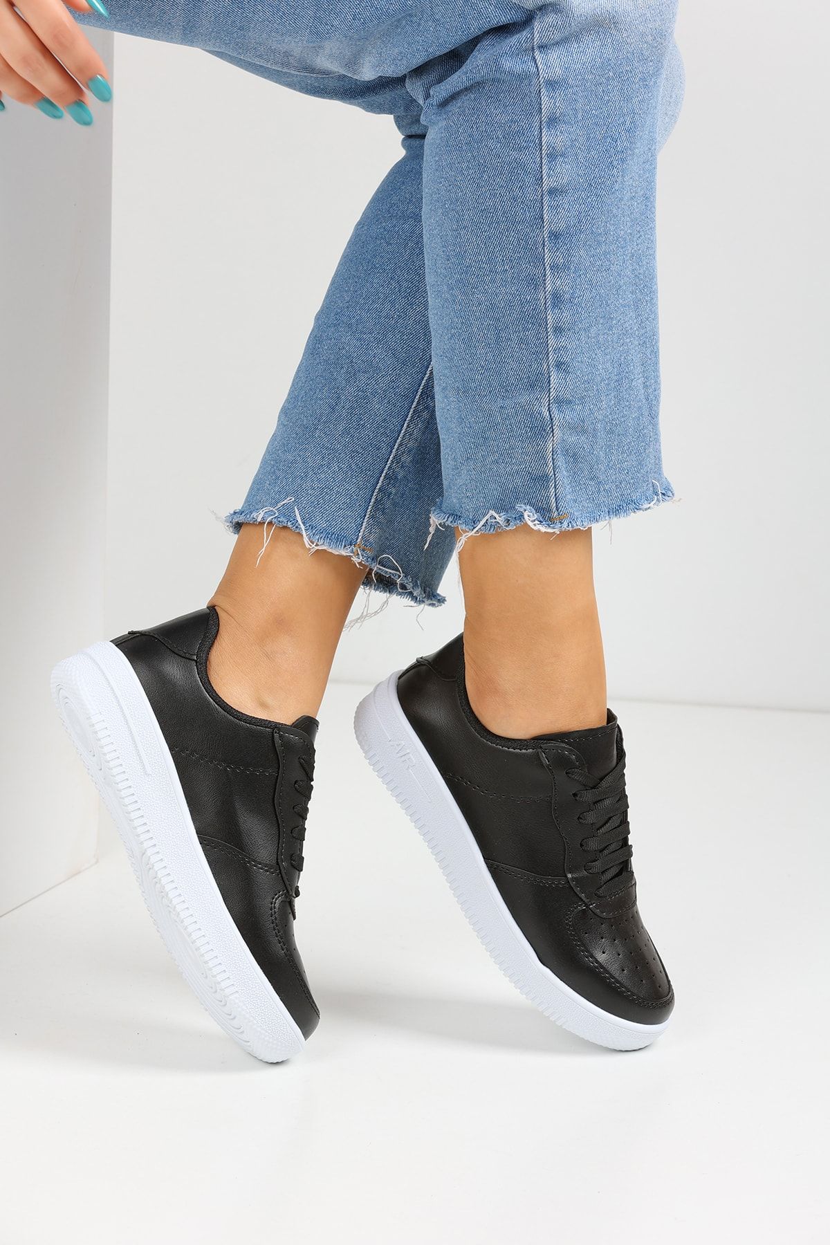 Black and White Women's Sneaker Aır-21