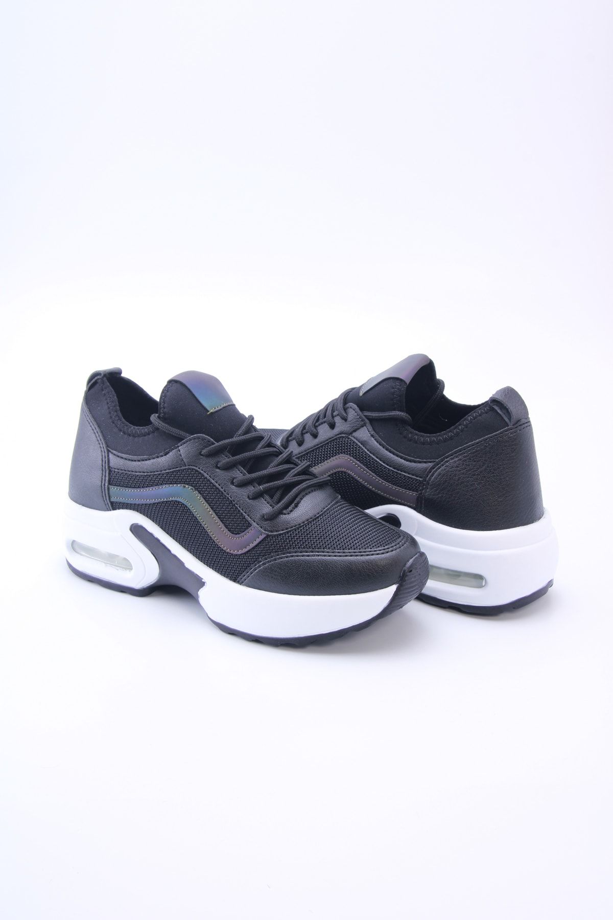 Black and White Women's Sneaker 7110