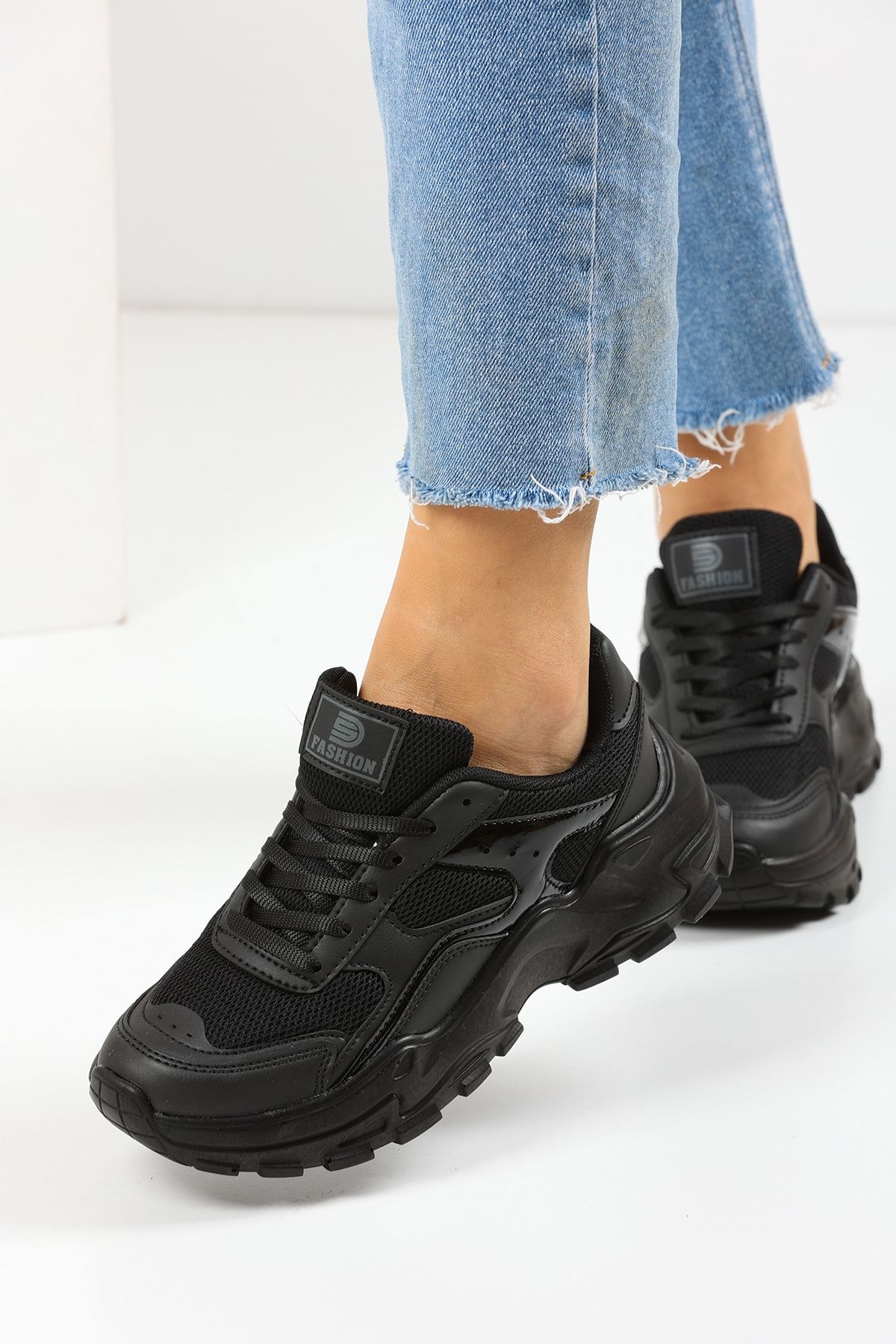 Black Women's Sneaker 0150