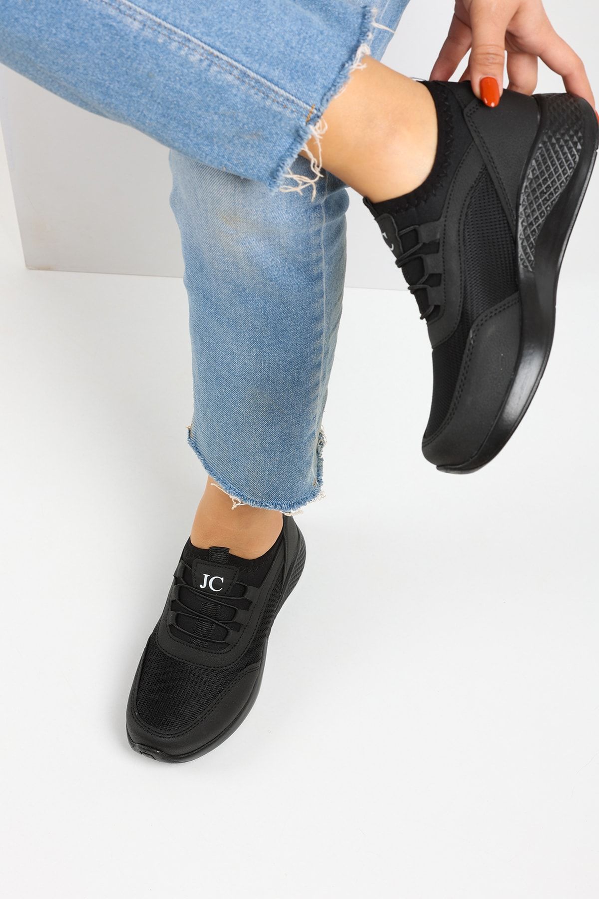 Black Women's Sneaker 3005