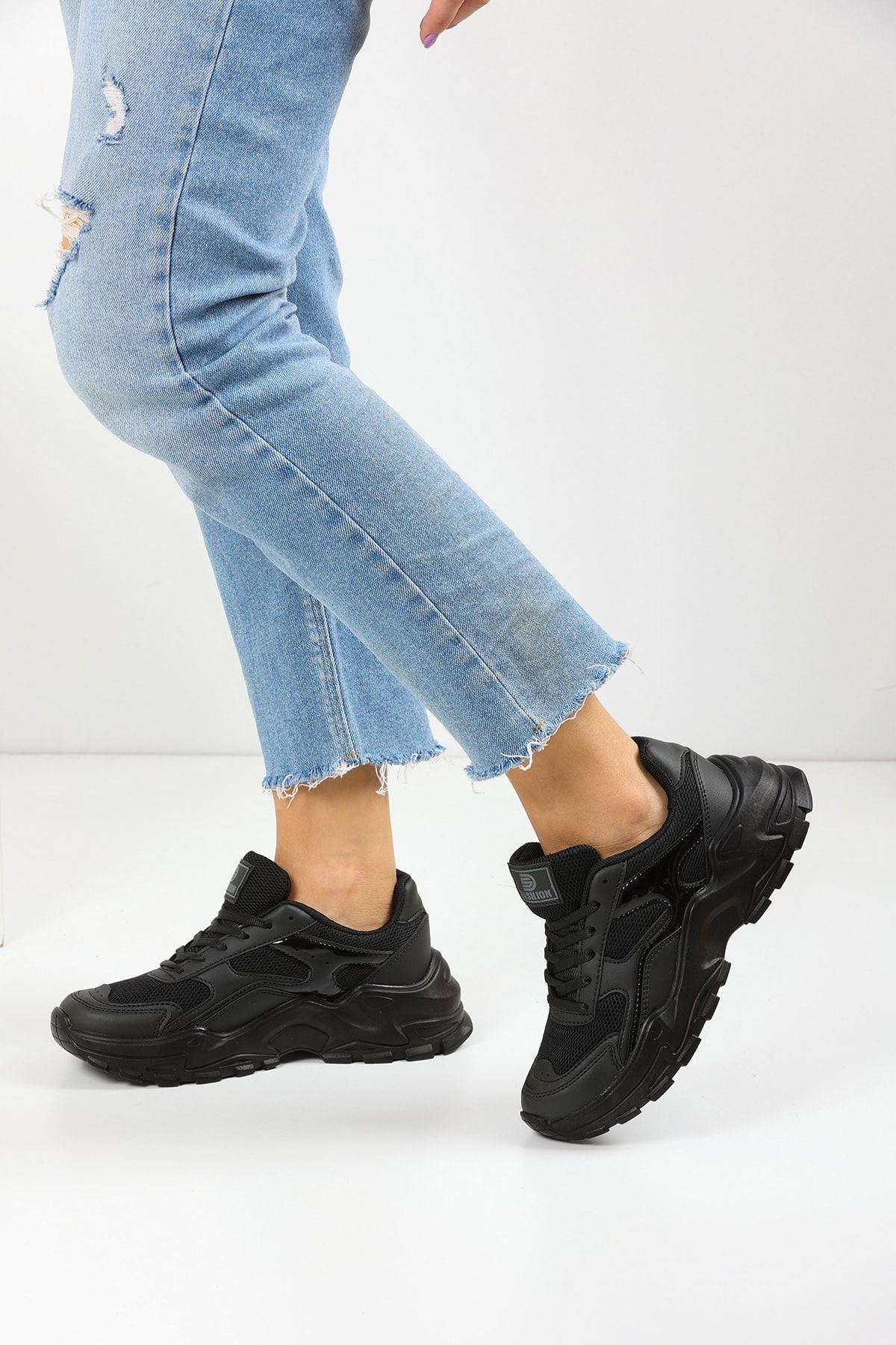 Black Women's Sneaker 0150