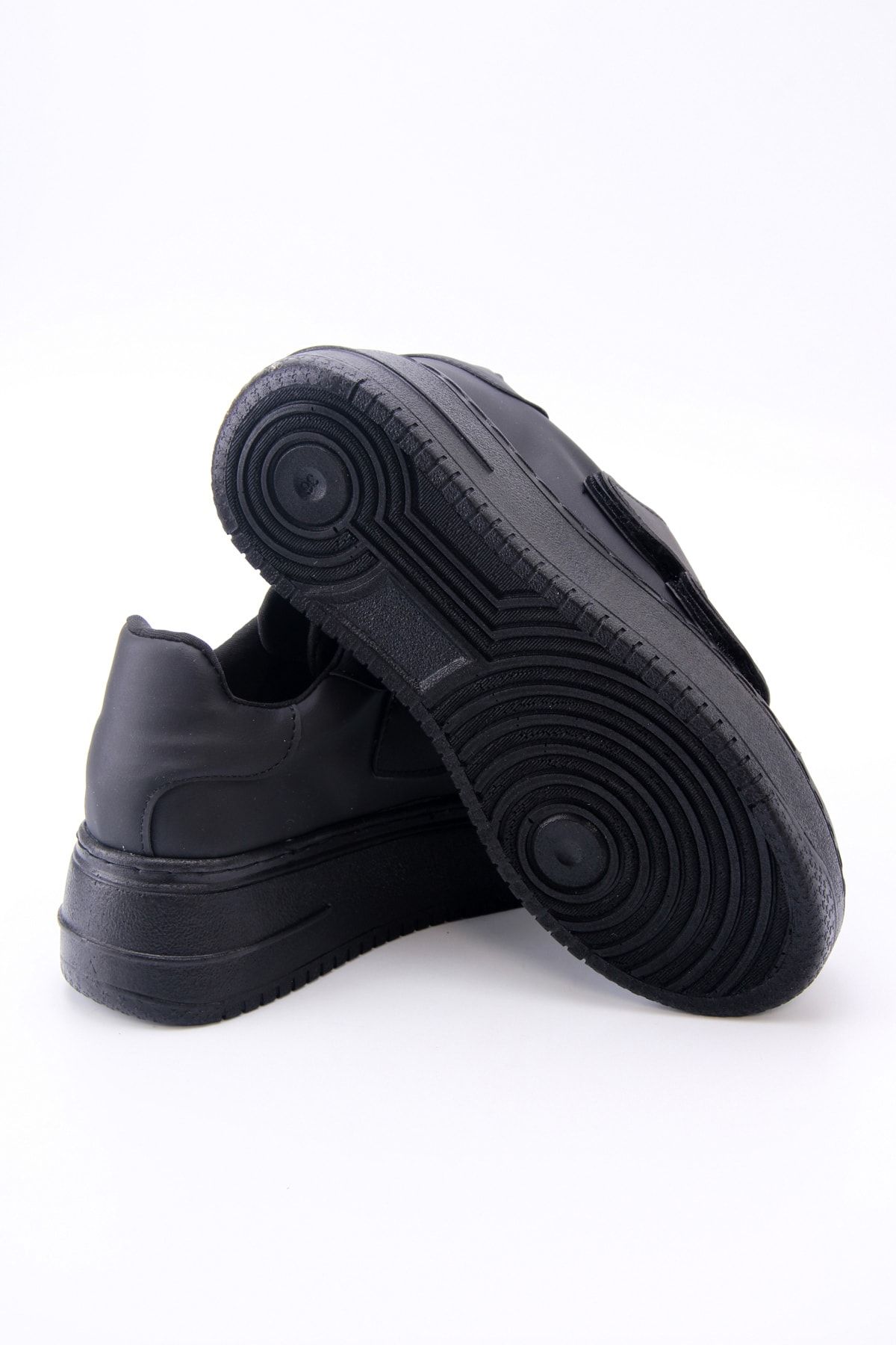 Black Women's Sneaker 7049