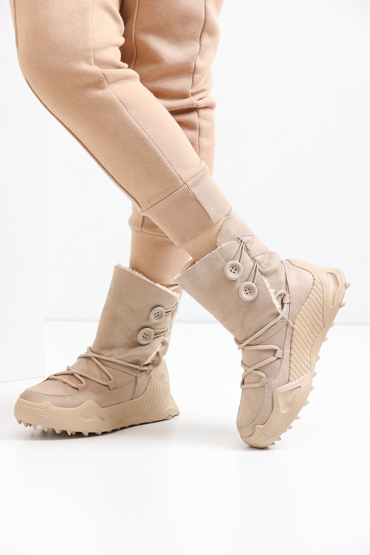 Beige Women's Boot 501