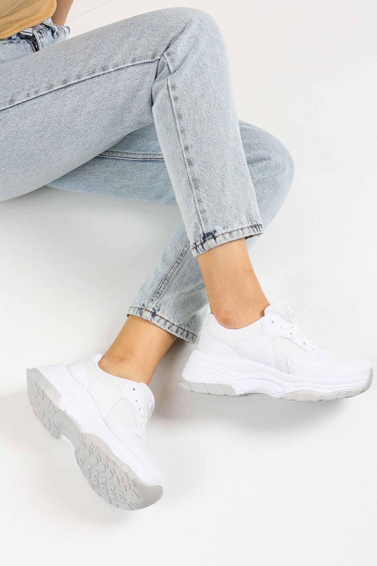 White Women's Sneaker 0140