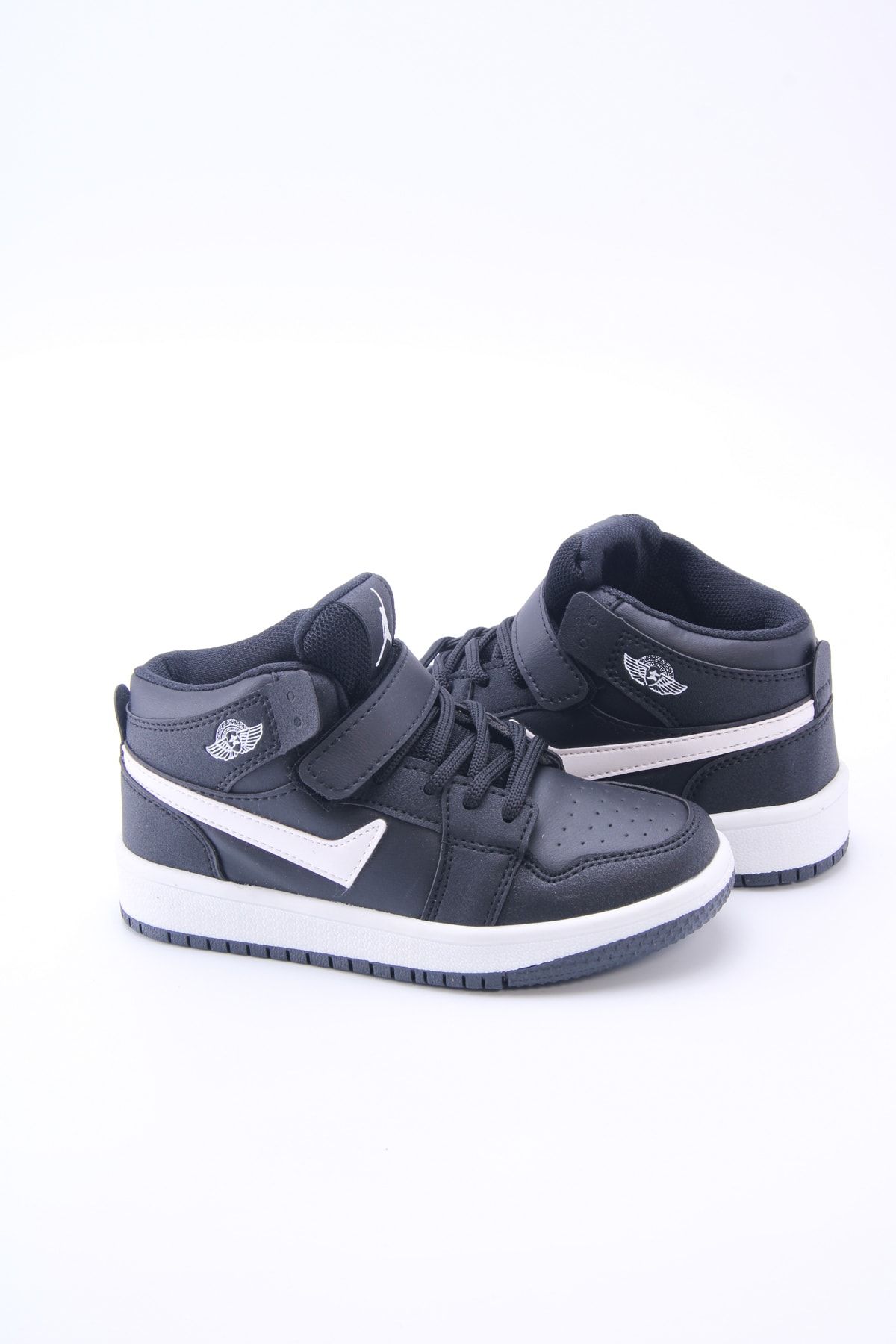 Black and White Kids Sneaker 7169