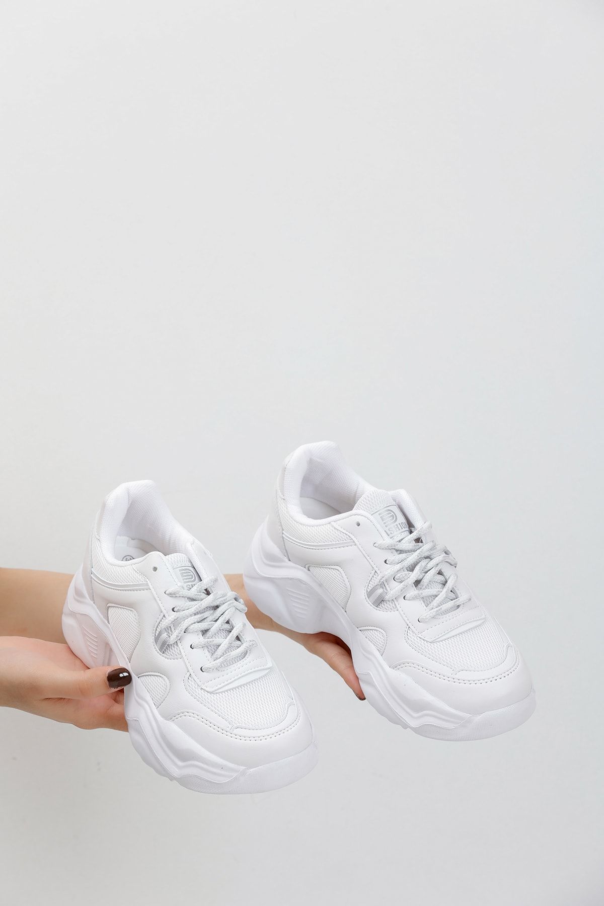 White Women's Sneaker 0143