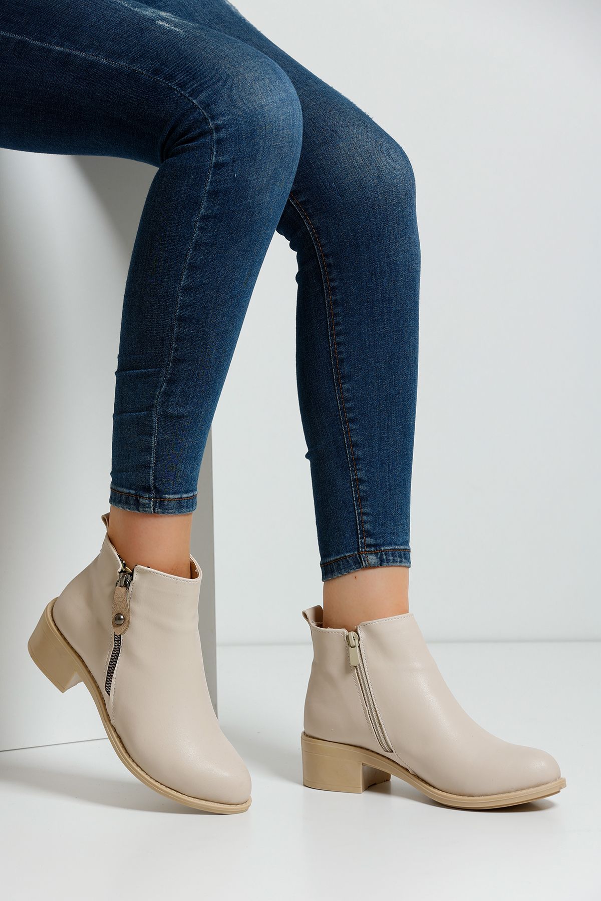 Cream Women's Boots S03A