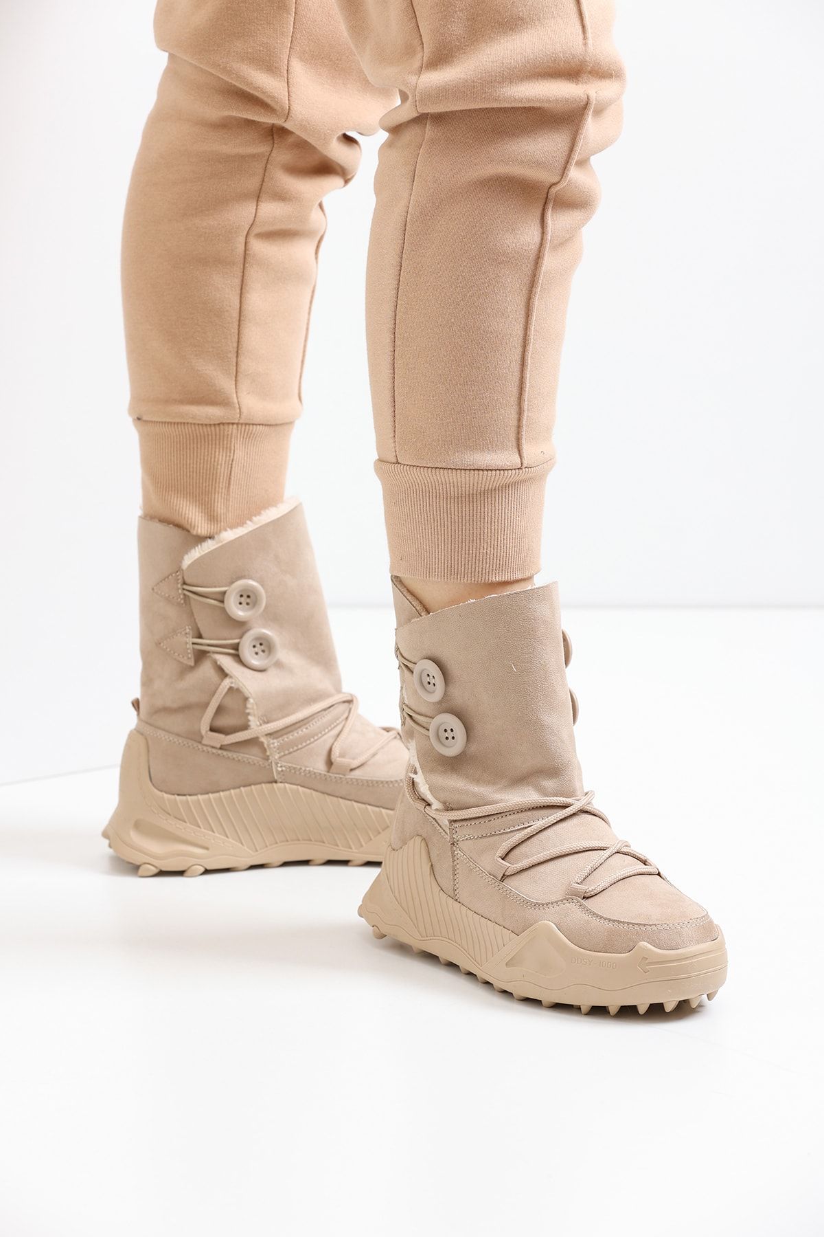 Beige Women's Boot 501