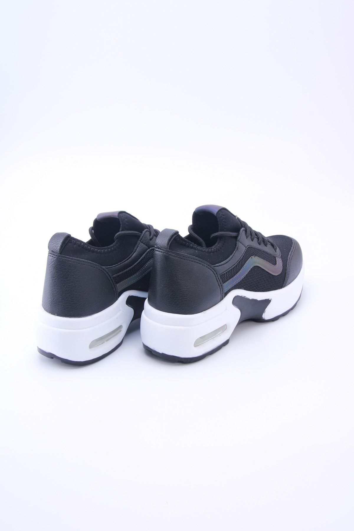 Black and White Women's Sneaker 7110