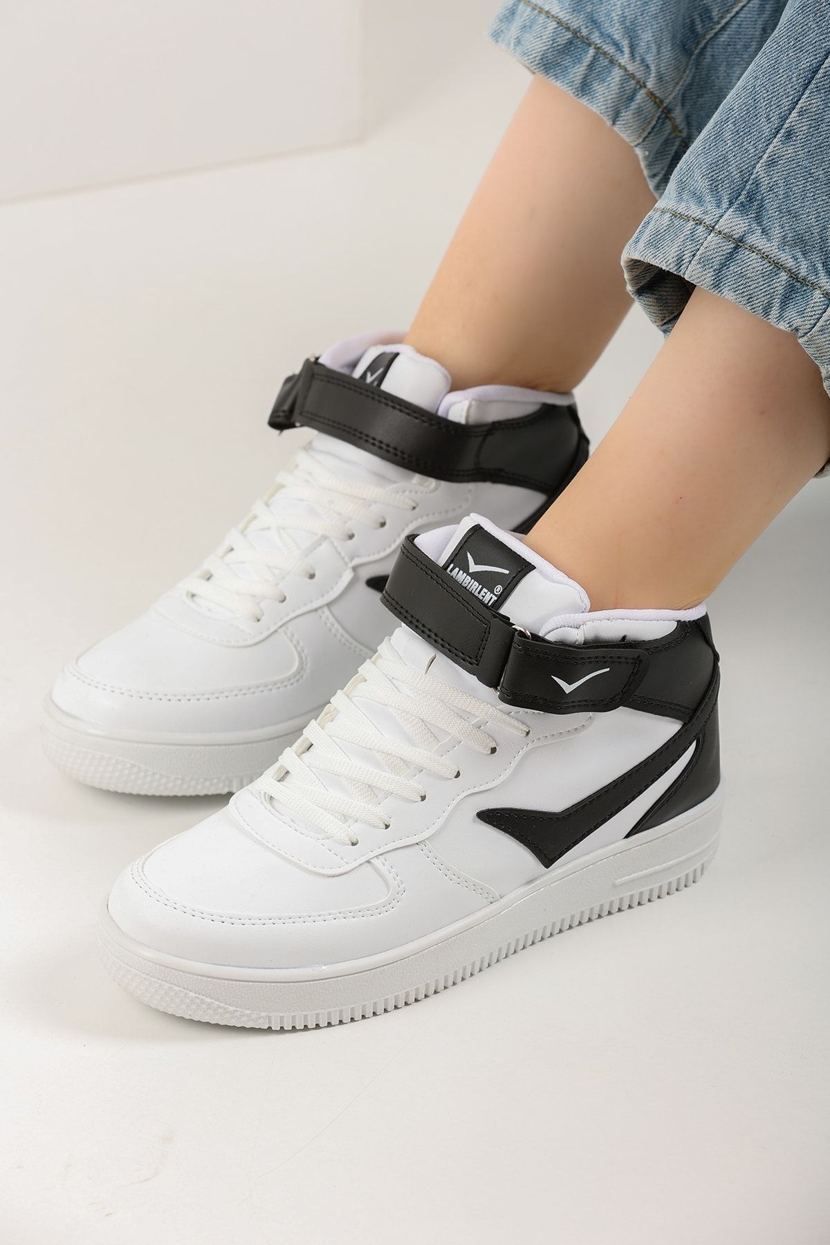 White Black Unisex Sneakers 2185