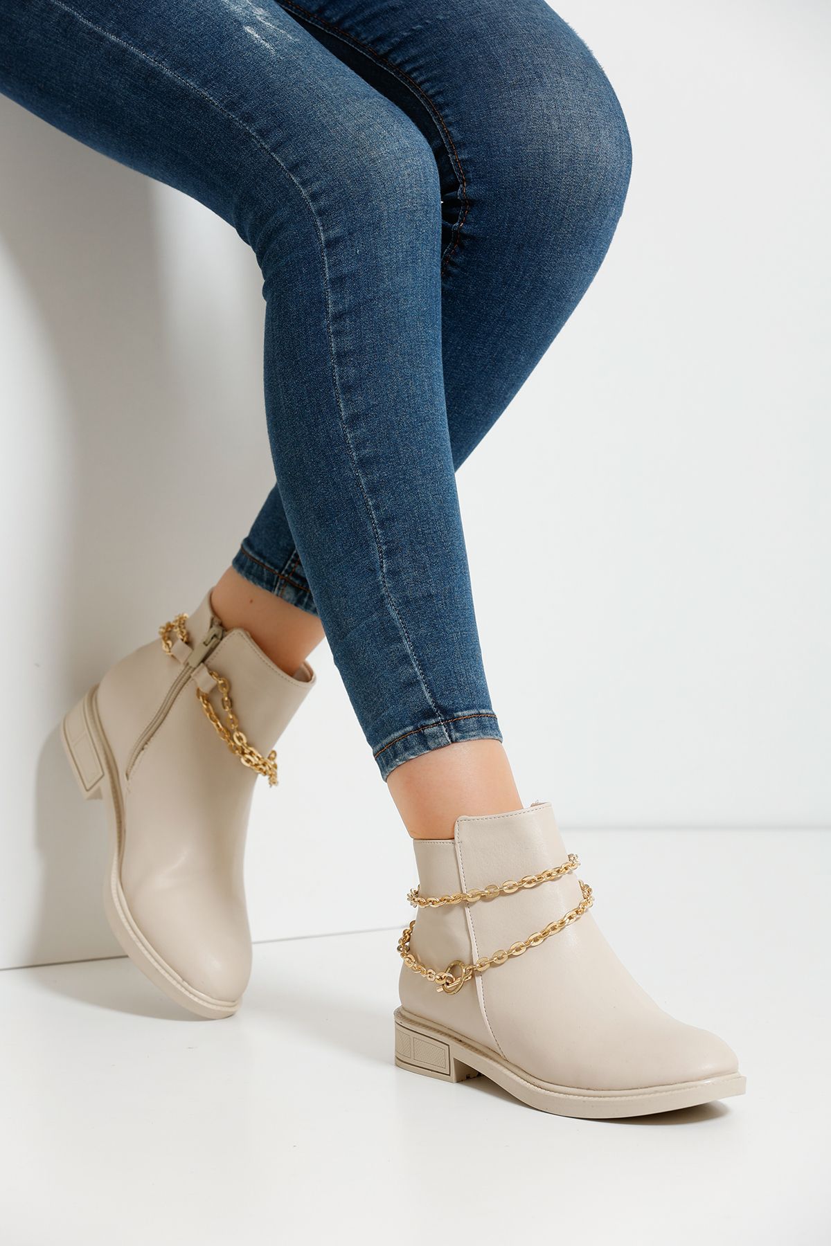 Women's Cream Boots A205