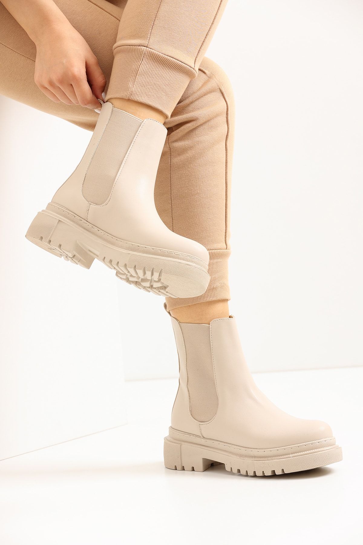 Cream Women's Boots K43