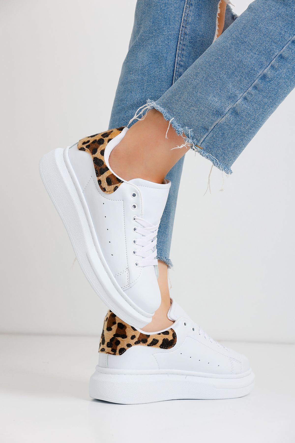 Leopard Women's Sneaker MKG23