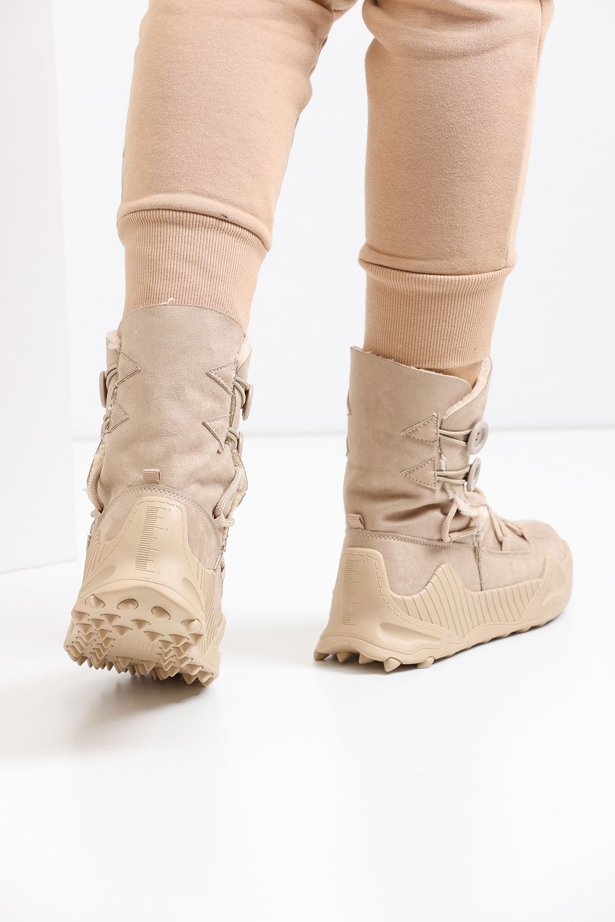 Beige Women's Boot 501