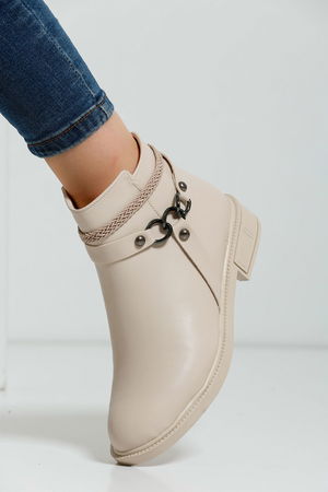 Women's Cream Boots A100