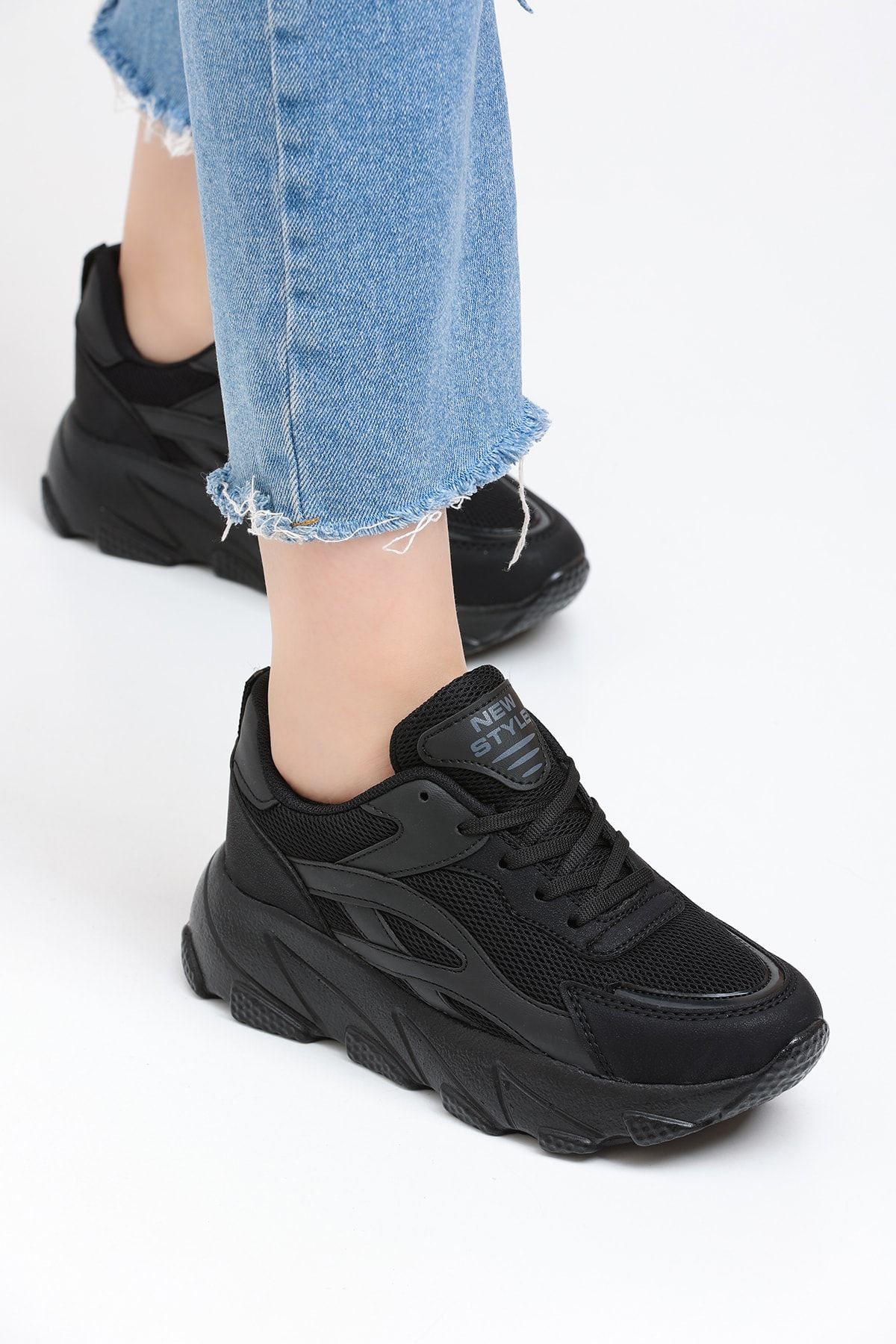 Black Women's Sneaker Zf001