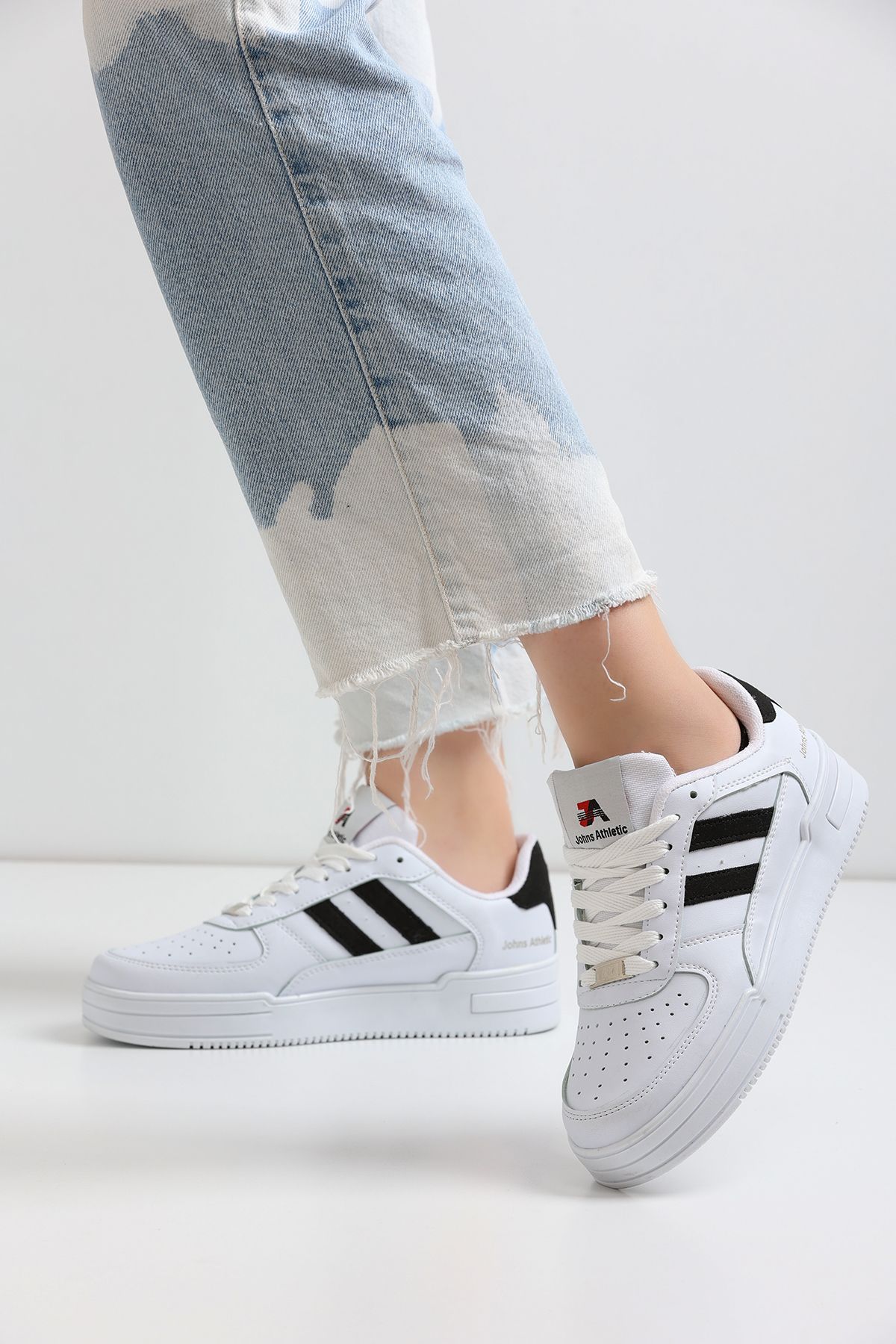 White Black Women's Sneaker 176