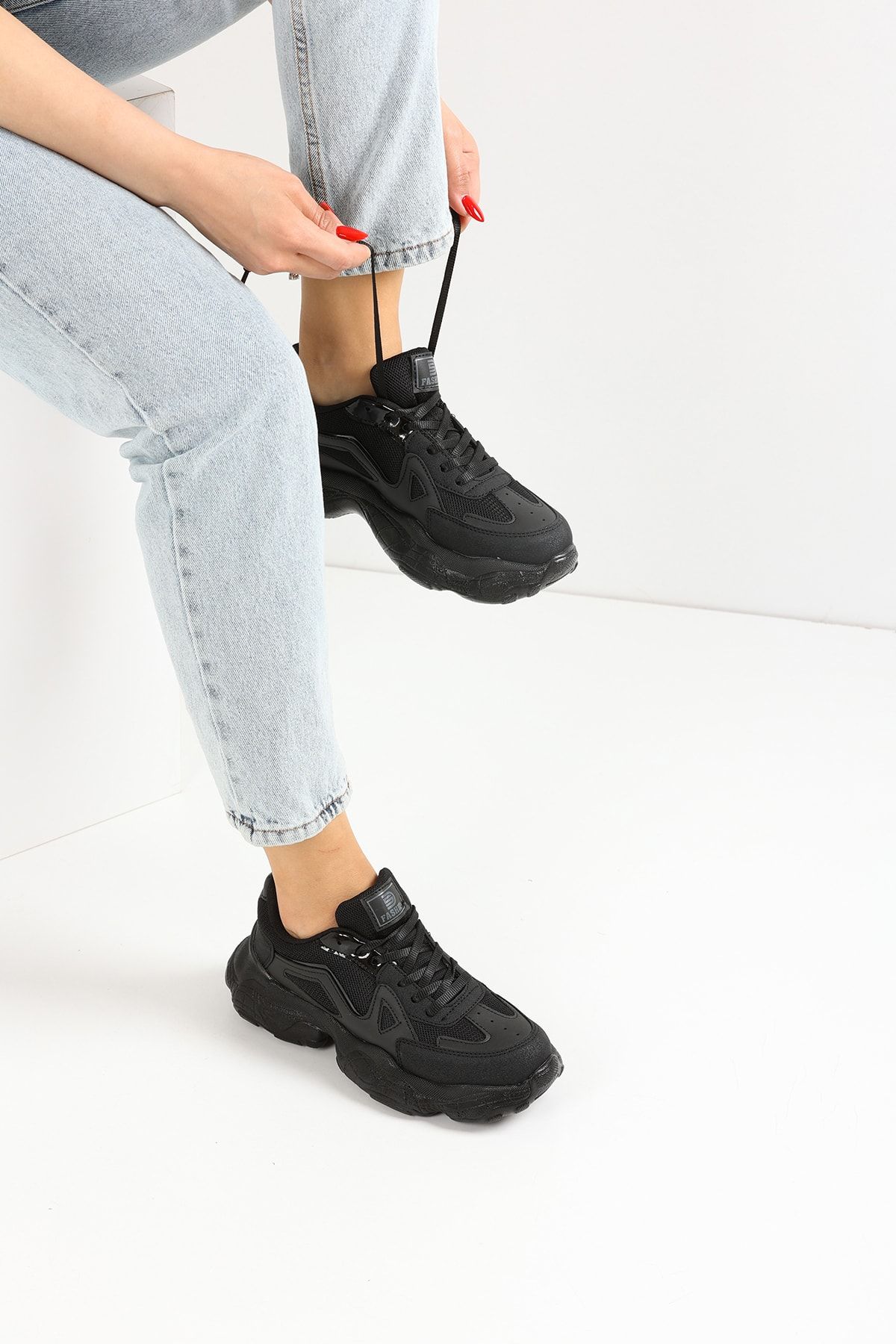 Black Women's Sneaker 0141