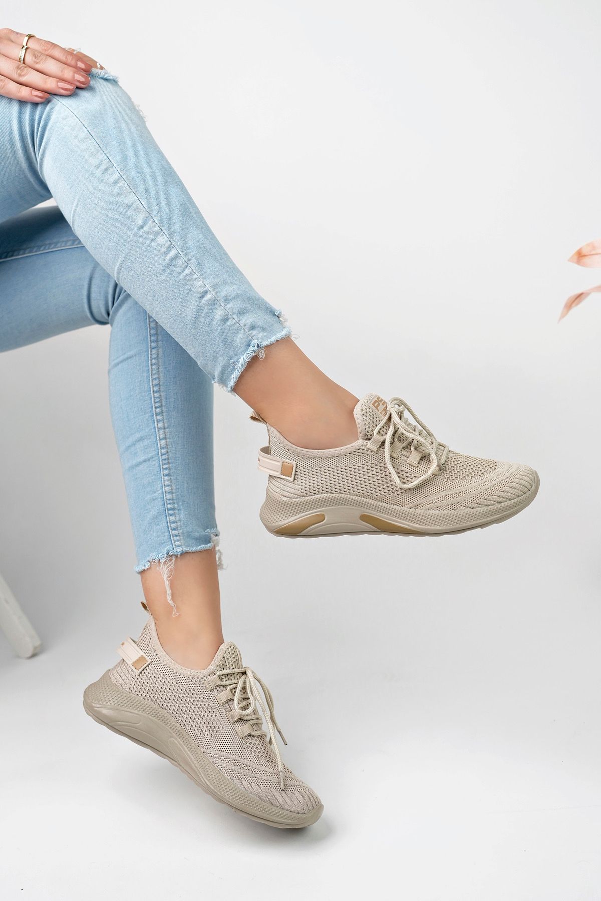 Nude Unisex T-shirt Sneaker 4555