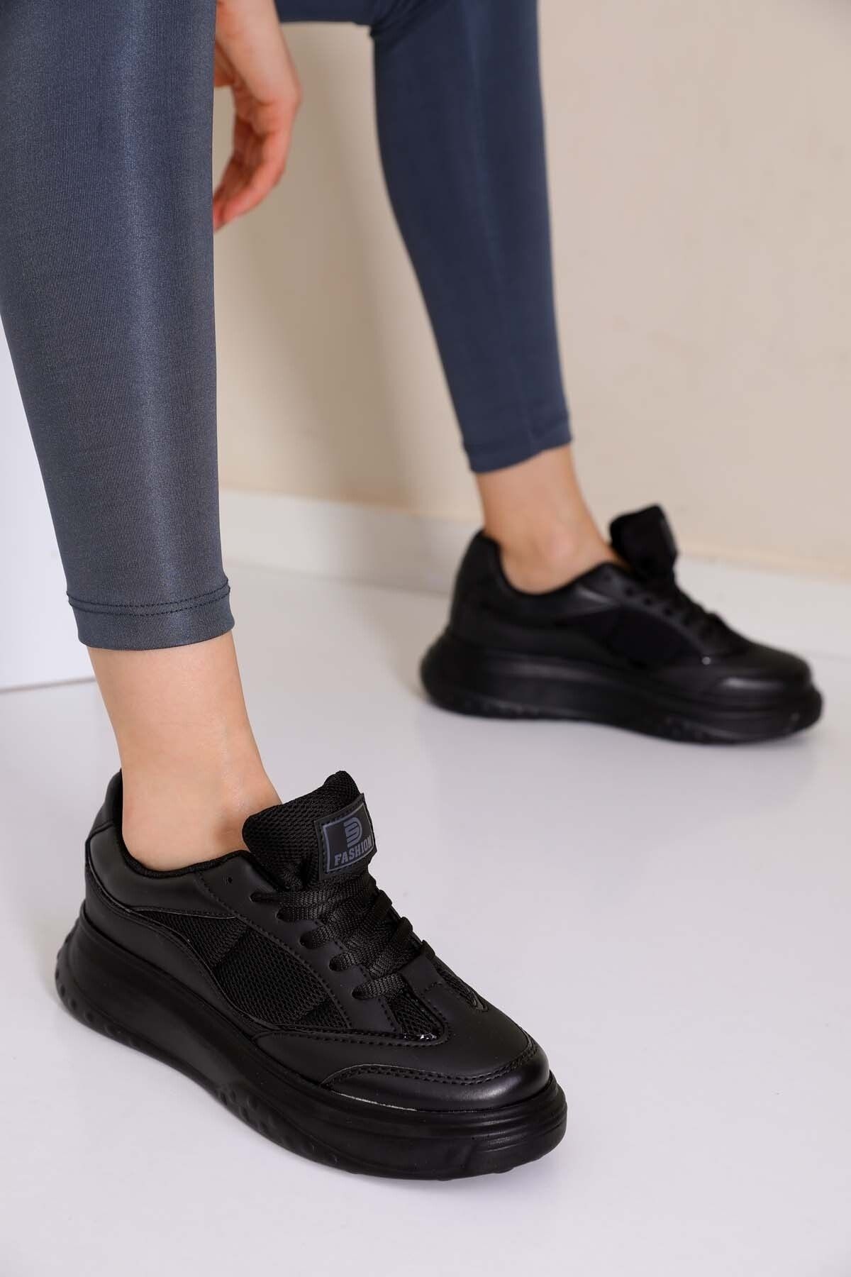 Black Women's Sneaker 0153