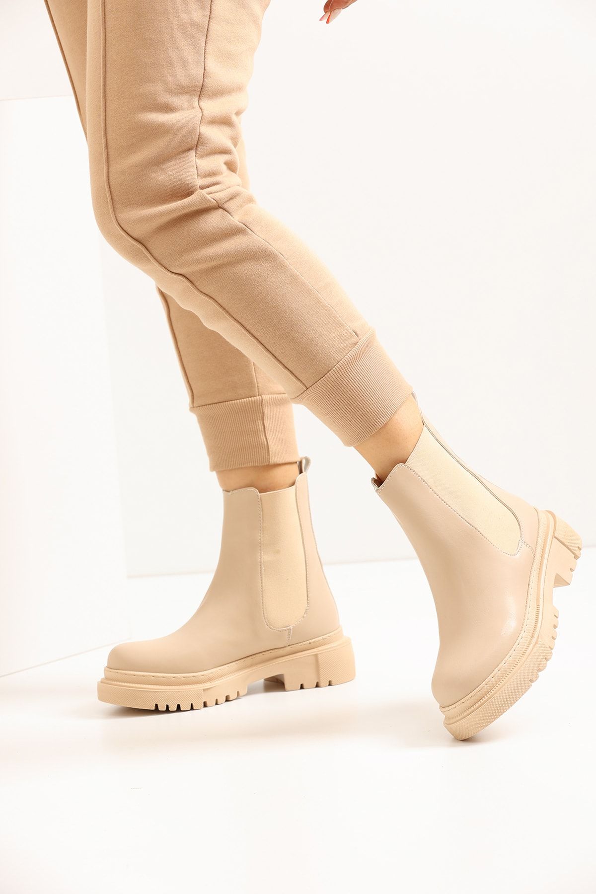 Beige Women's Boots K43