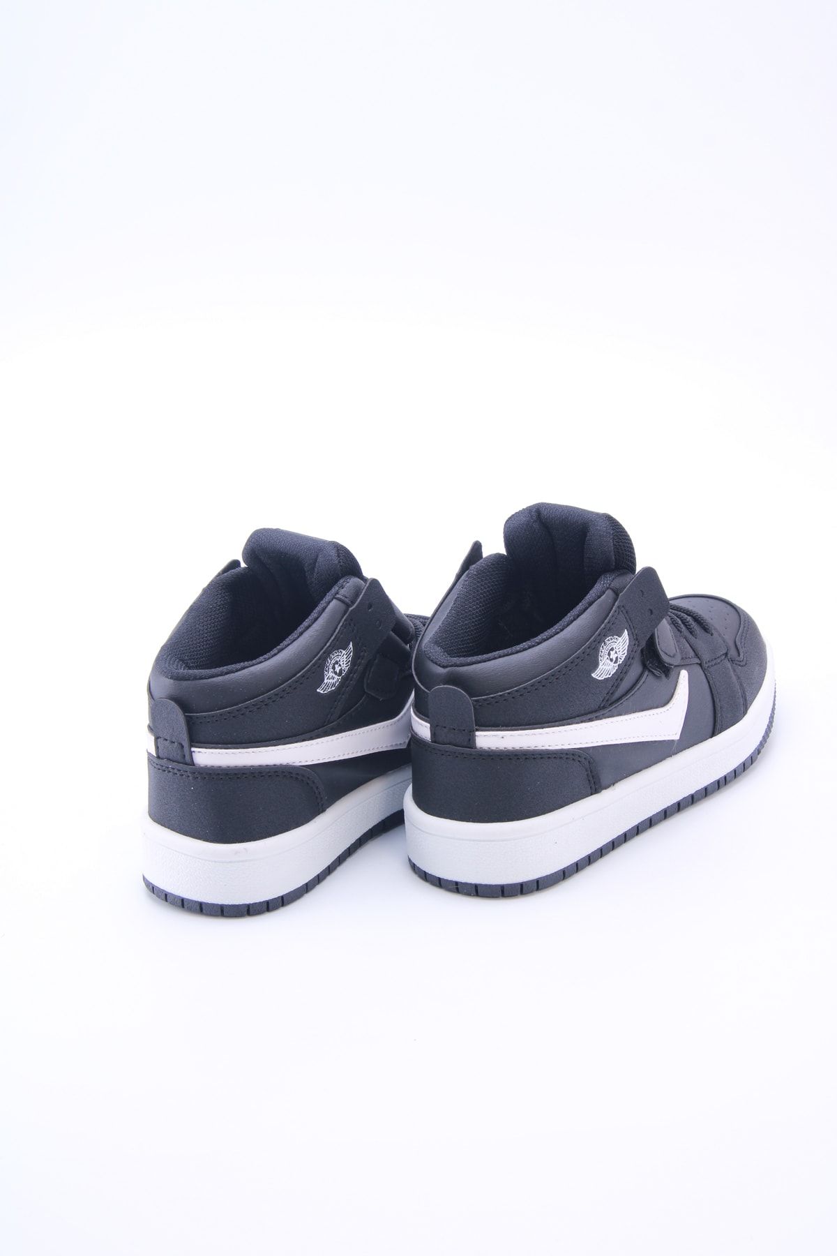 Black and White Kids Sneaker 7169