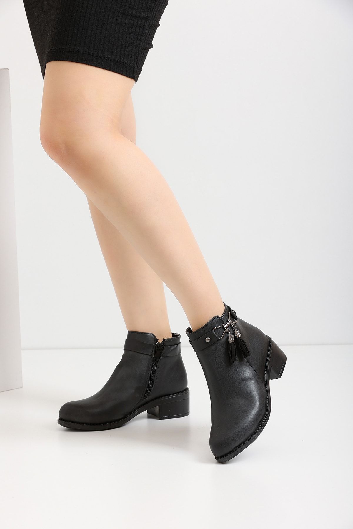 Black Skin Women Boots S07