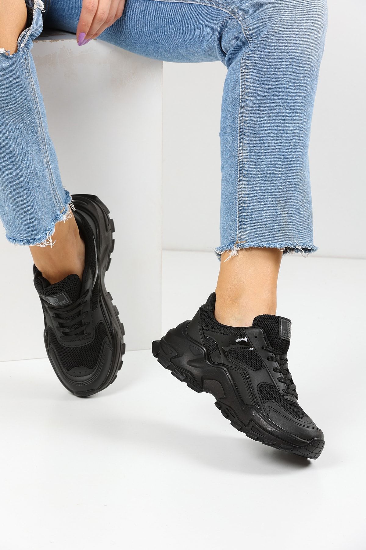 Black Women's Sneaker 0150