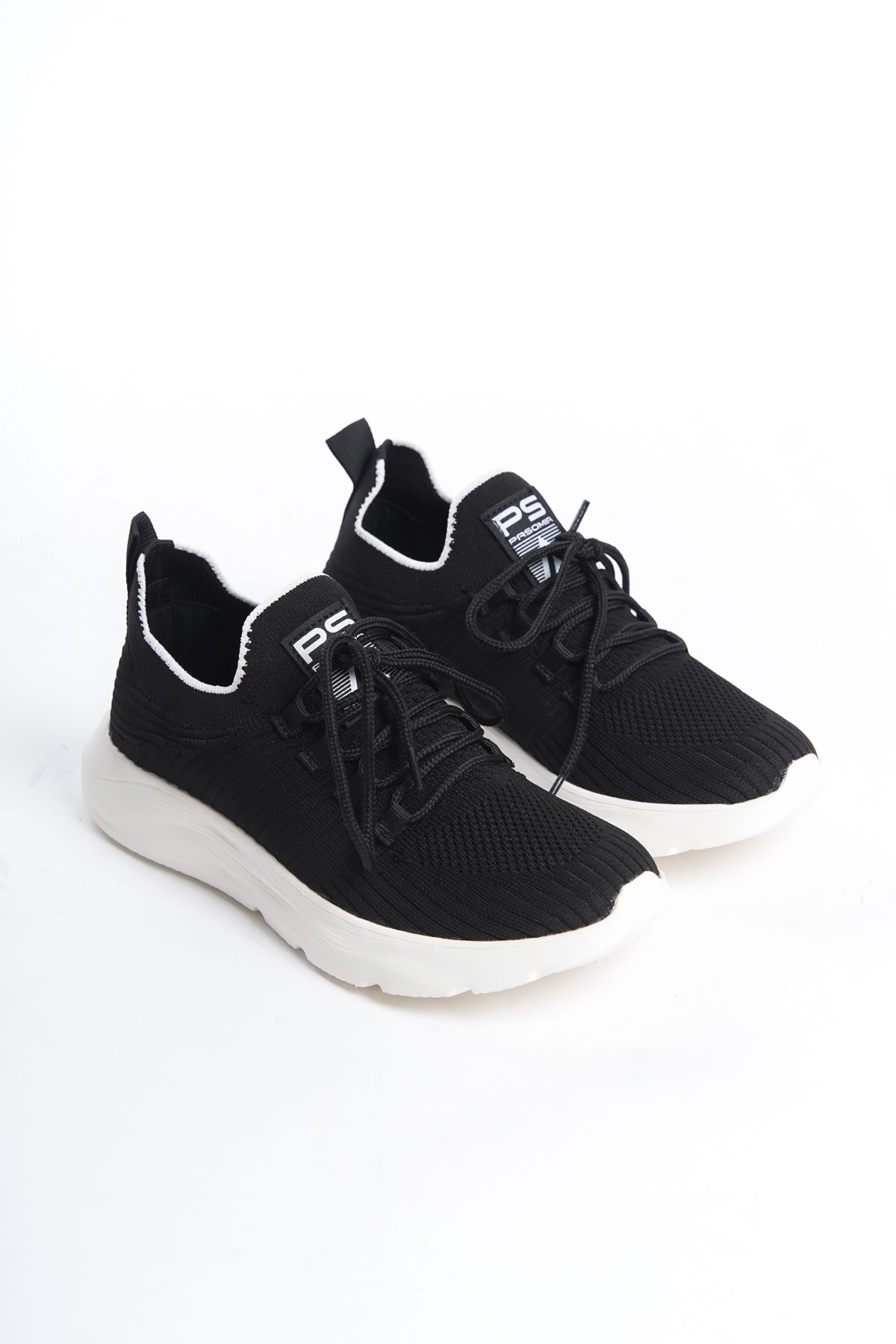 Black and White Unisex Comfortable Easy-to-Wear Tricot Sneaker 4556