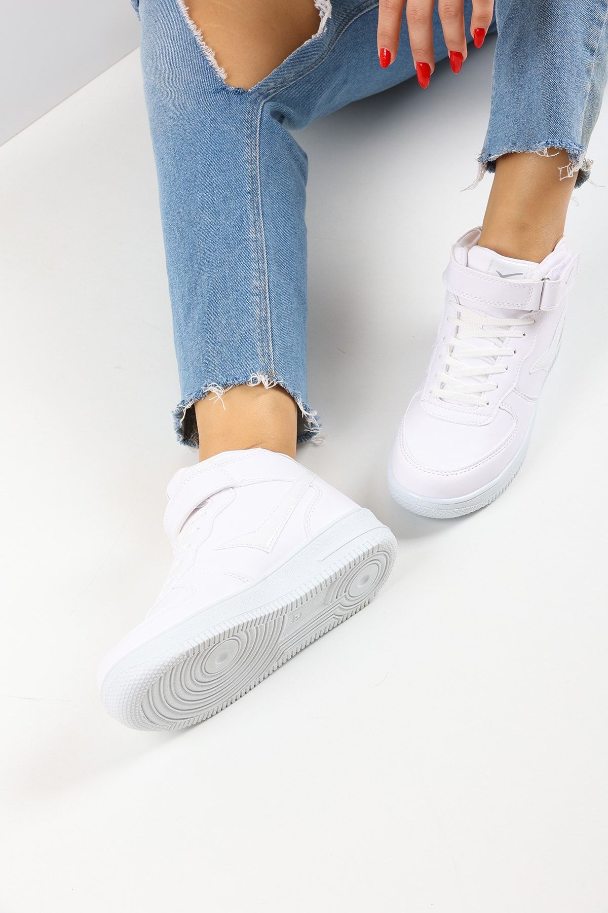 White Unisex Sneakers 2185