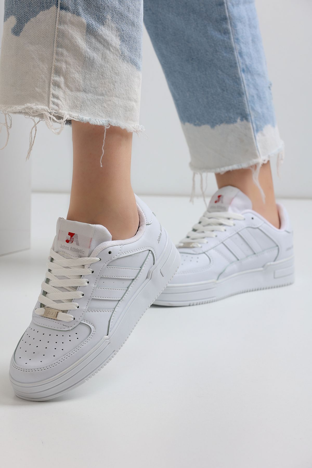 White Women's Sneaker 176