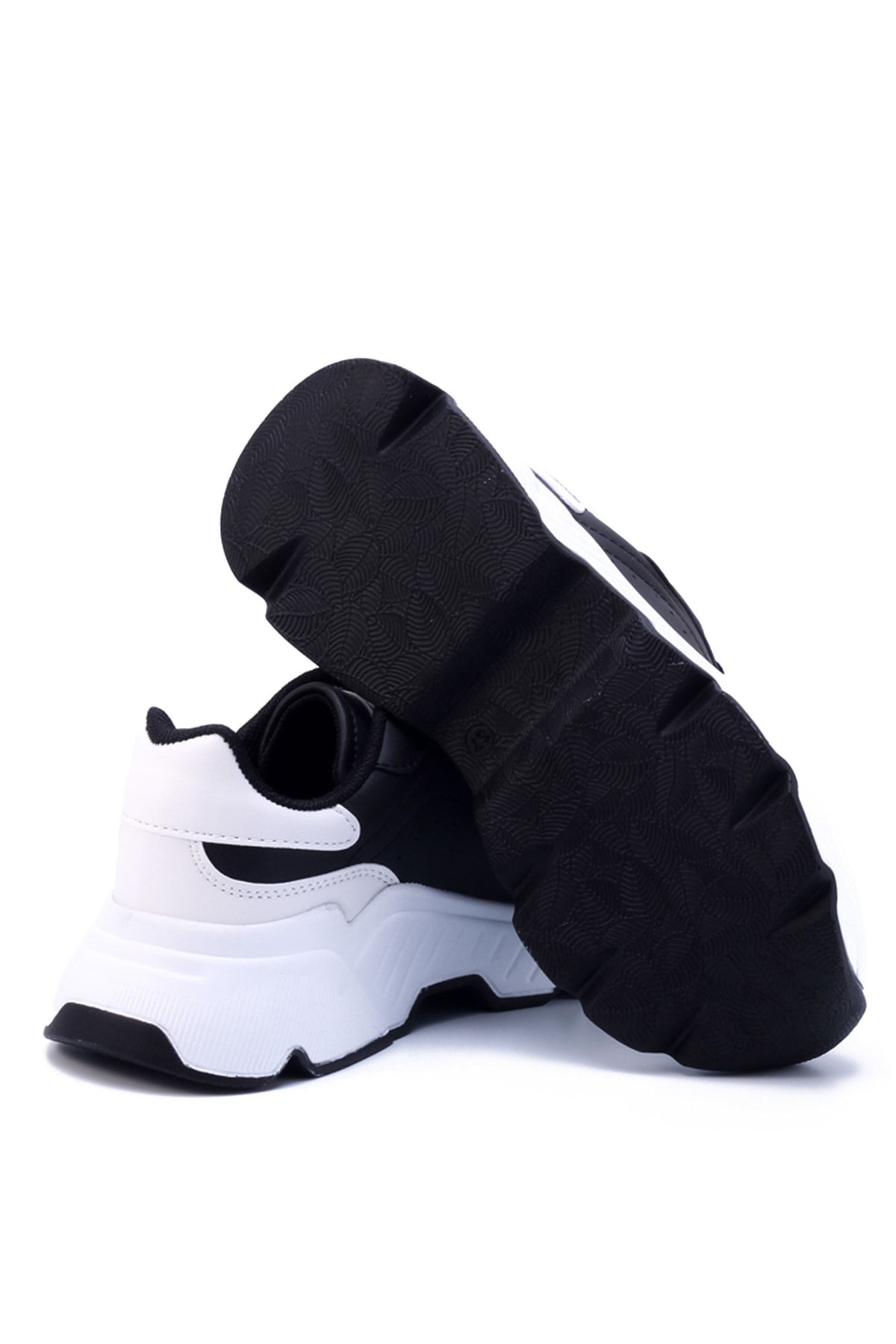 Black and White Women's Sneaker 0146