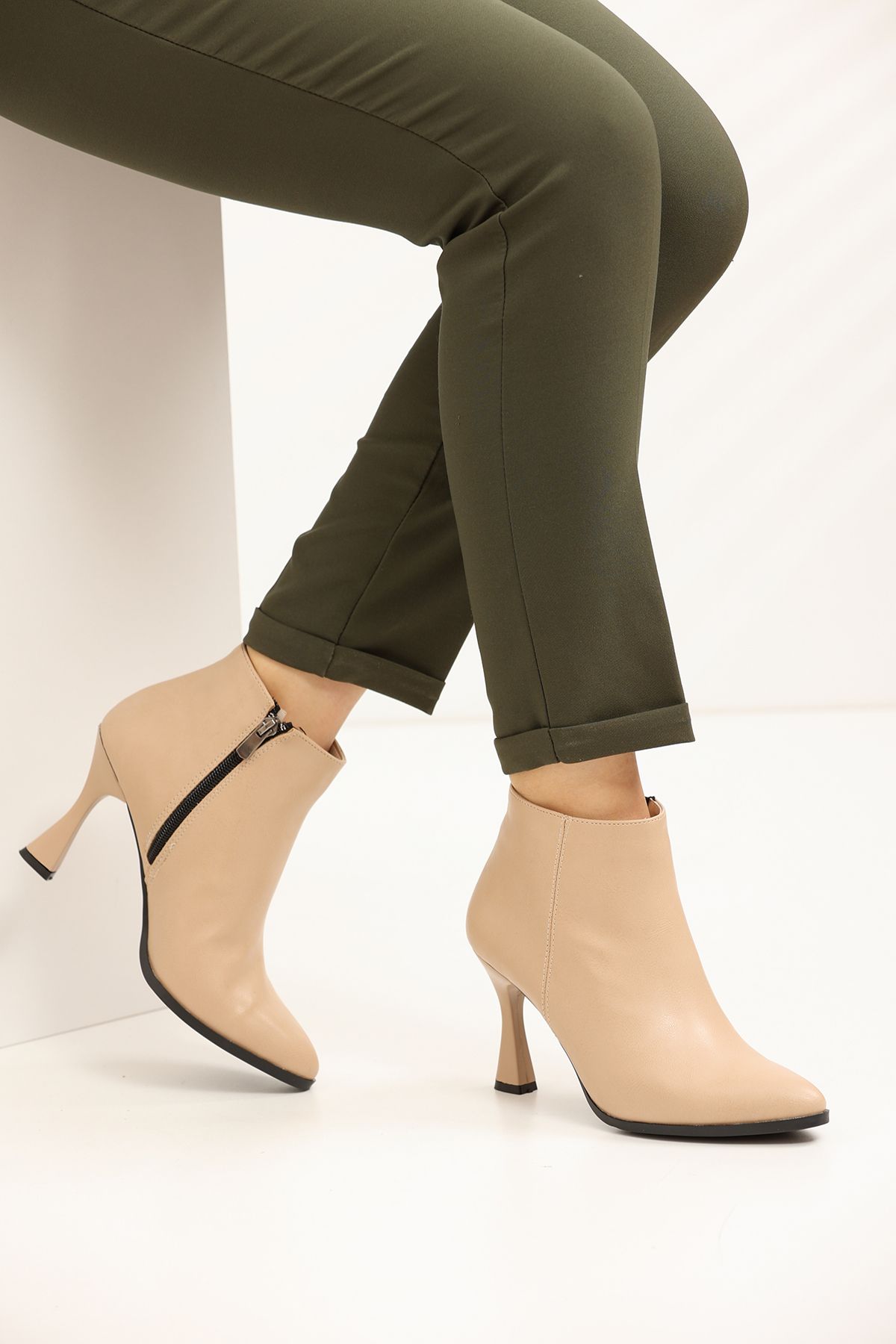 Nude Women's Heeled Boots 2592