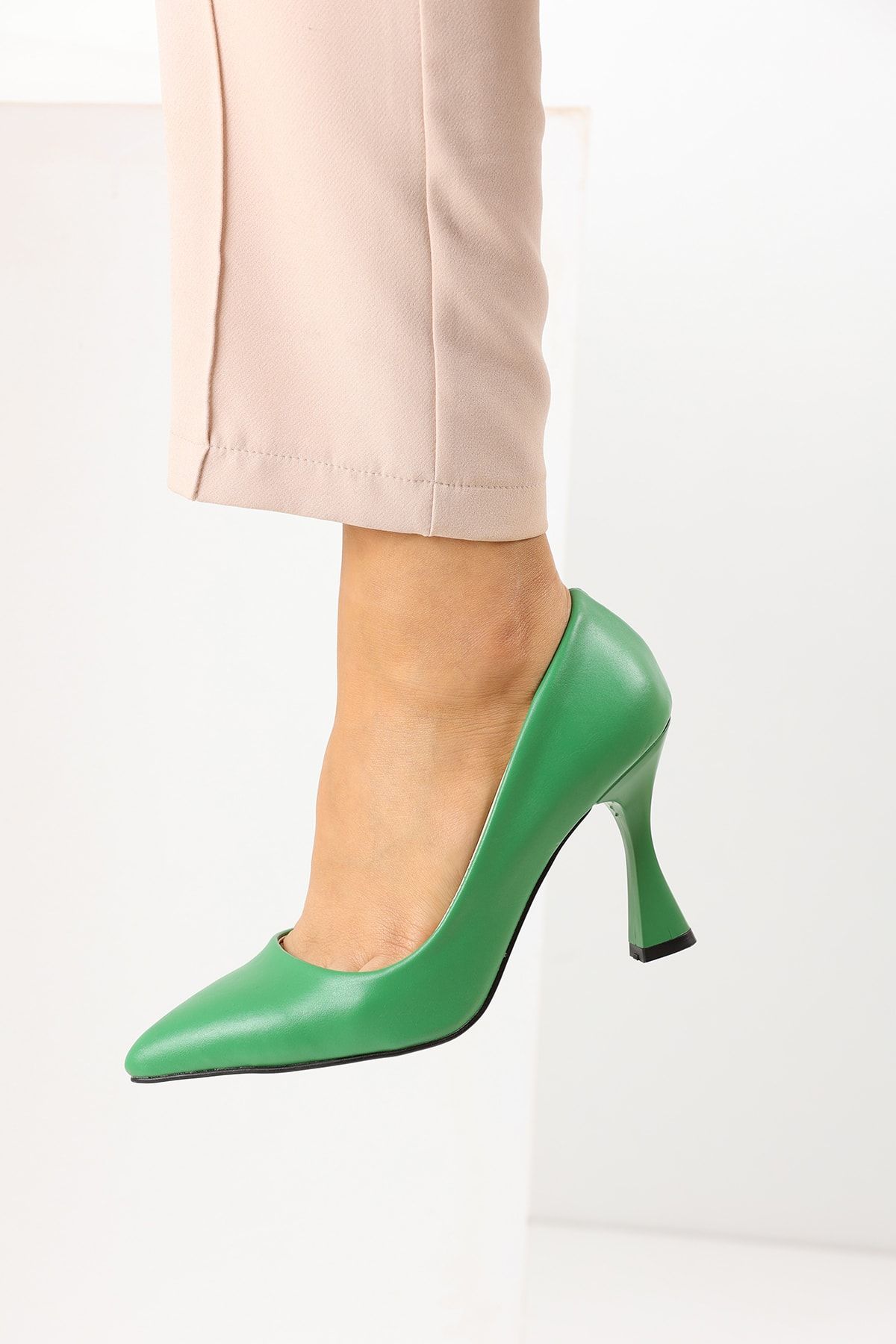 Green Women's Classic Heeled Shoes 2706