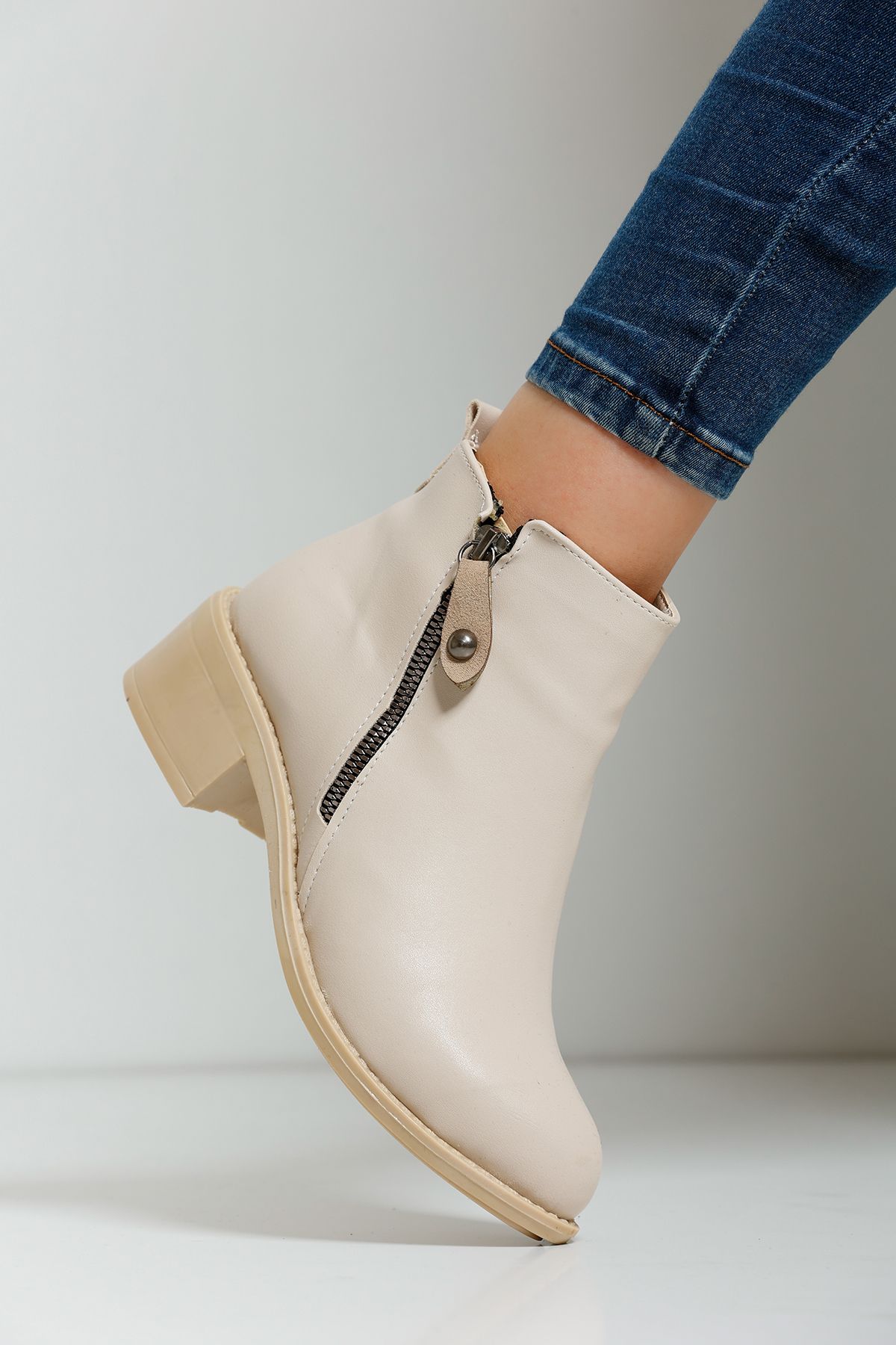 Cream Women's Boots S03A