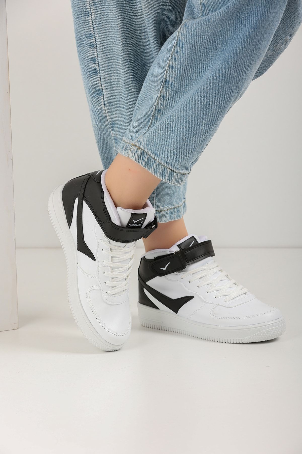 White Black Unisex Sneakers 2185