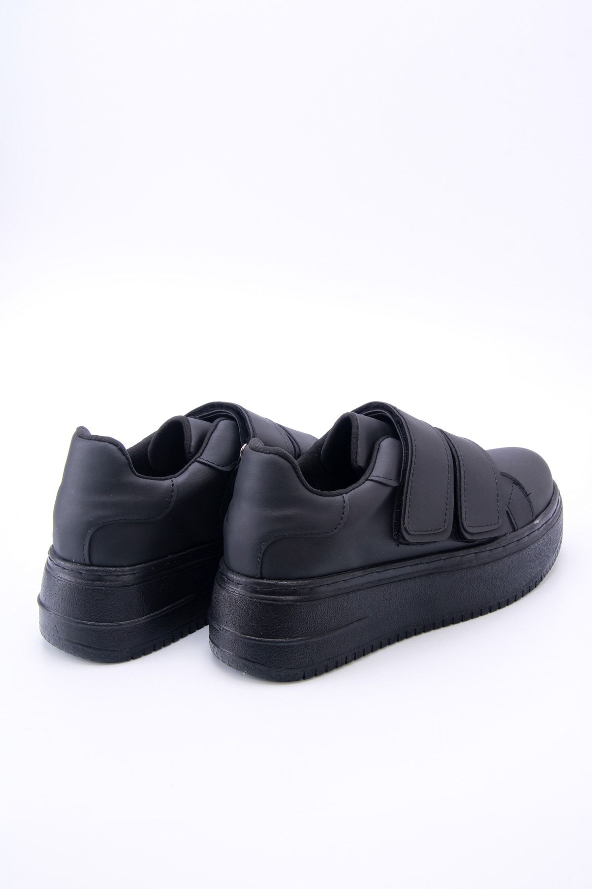 Black Women's Sneaker 7049