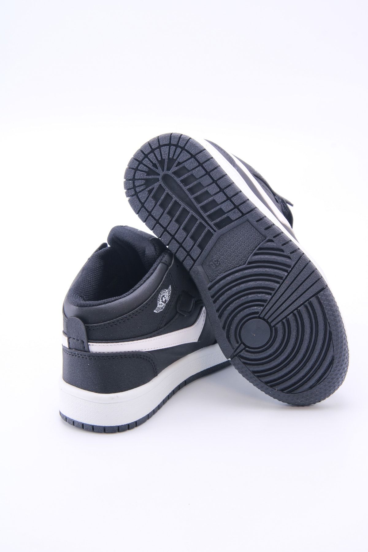 Black and White Kids Sneaker 7169